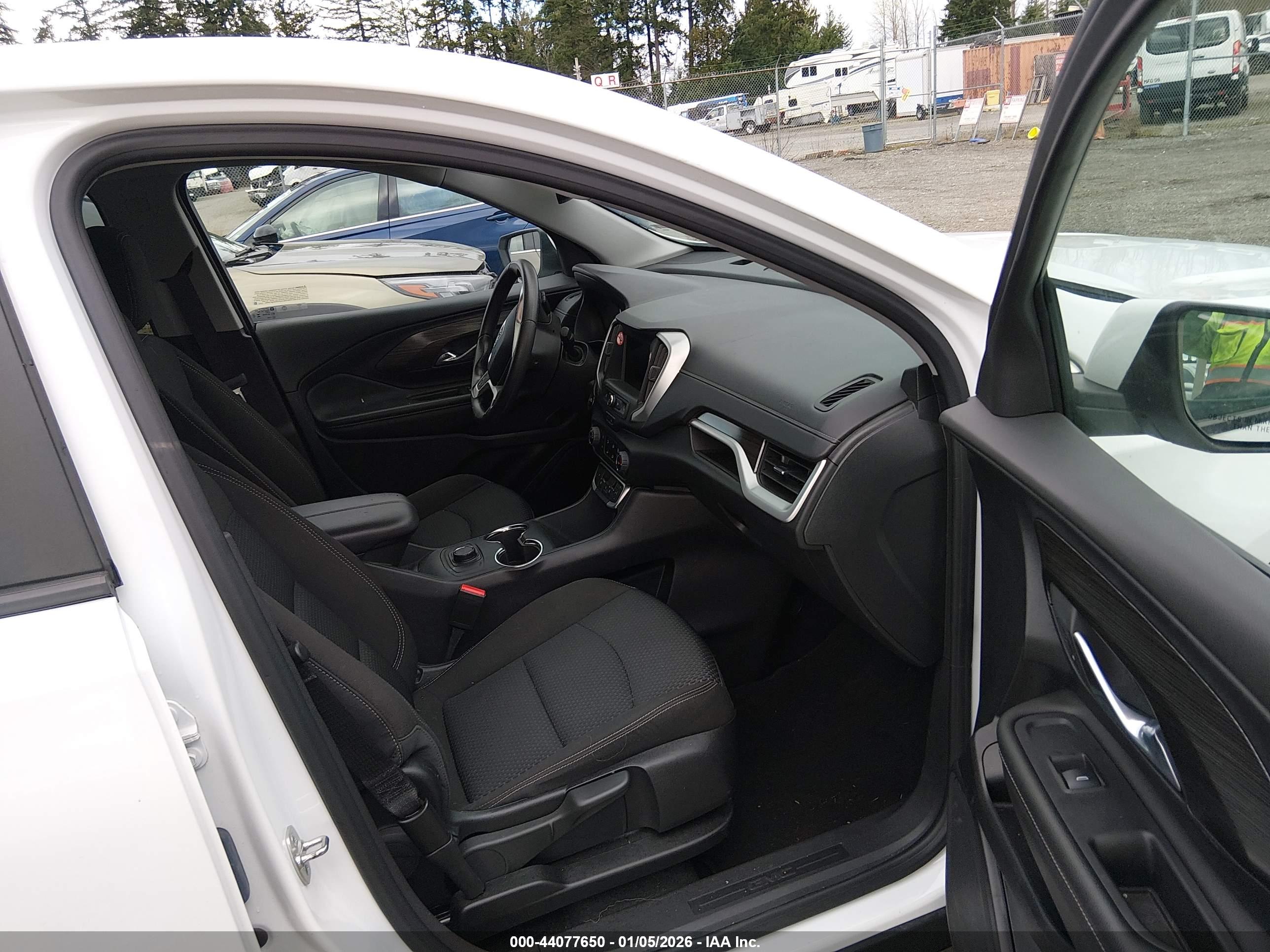 GMC TERRAIN image 5