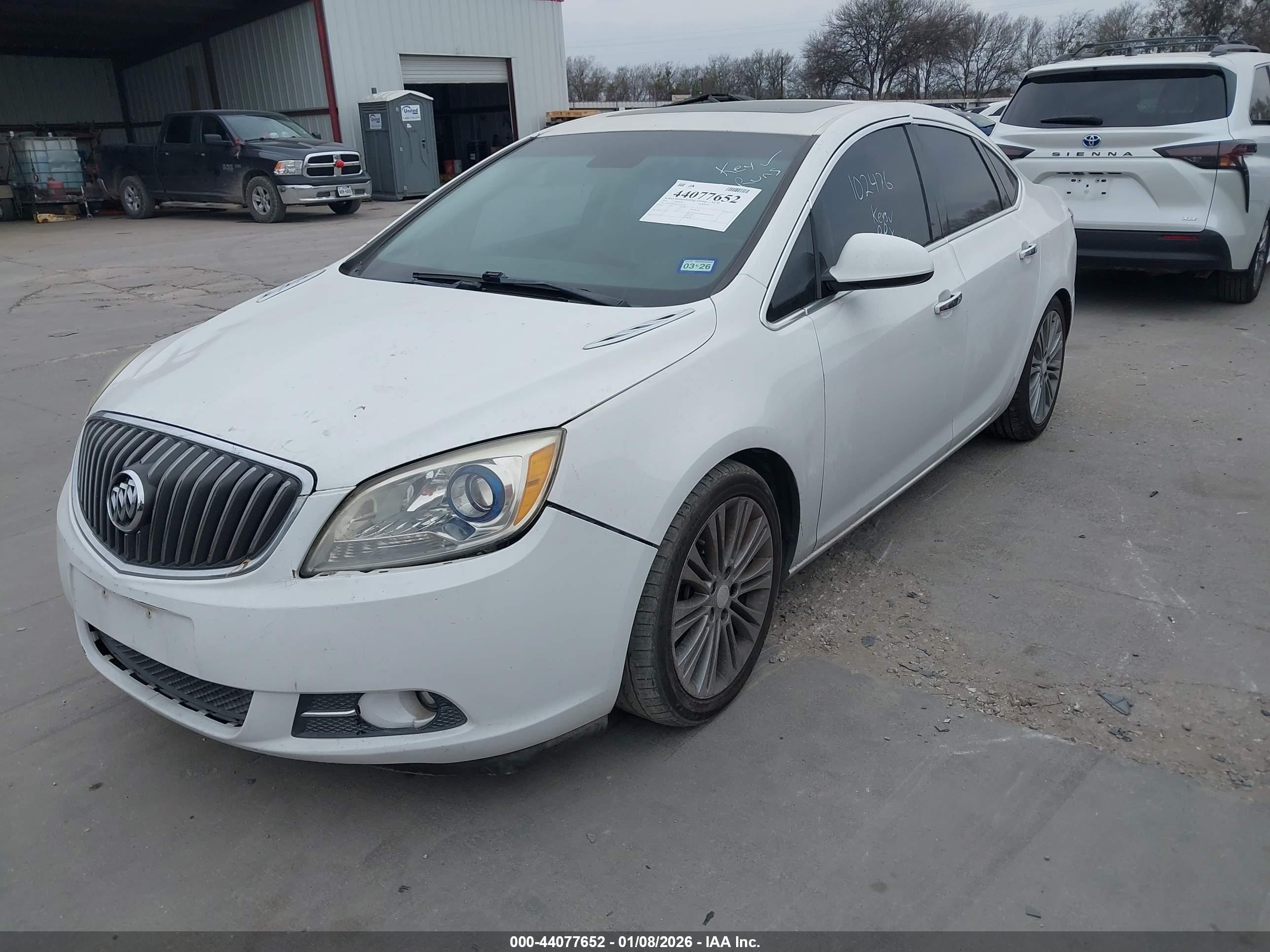 BUICK VERANO image 2
