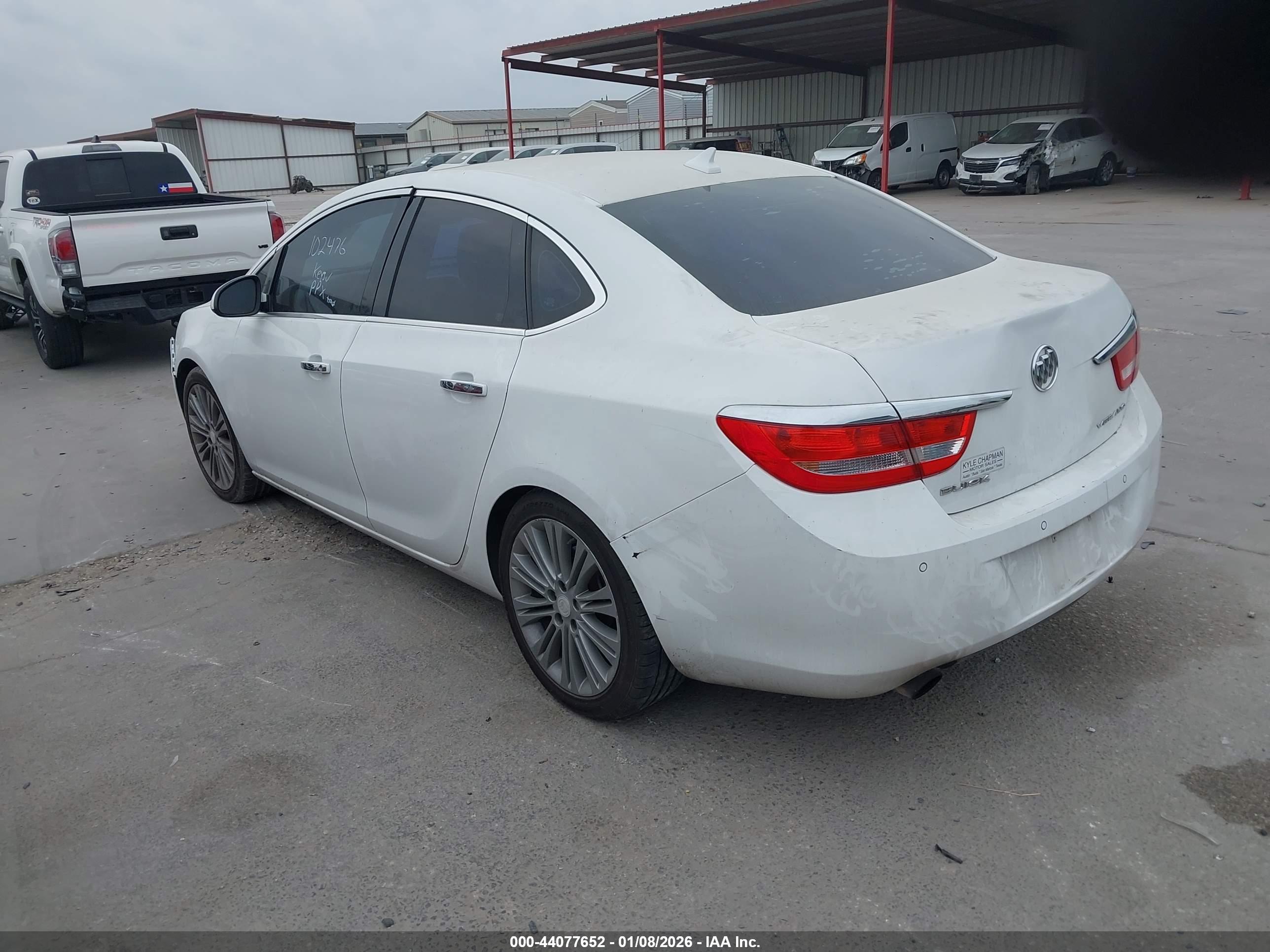 BUICK VERANO image 3