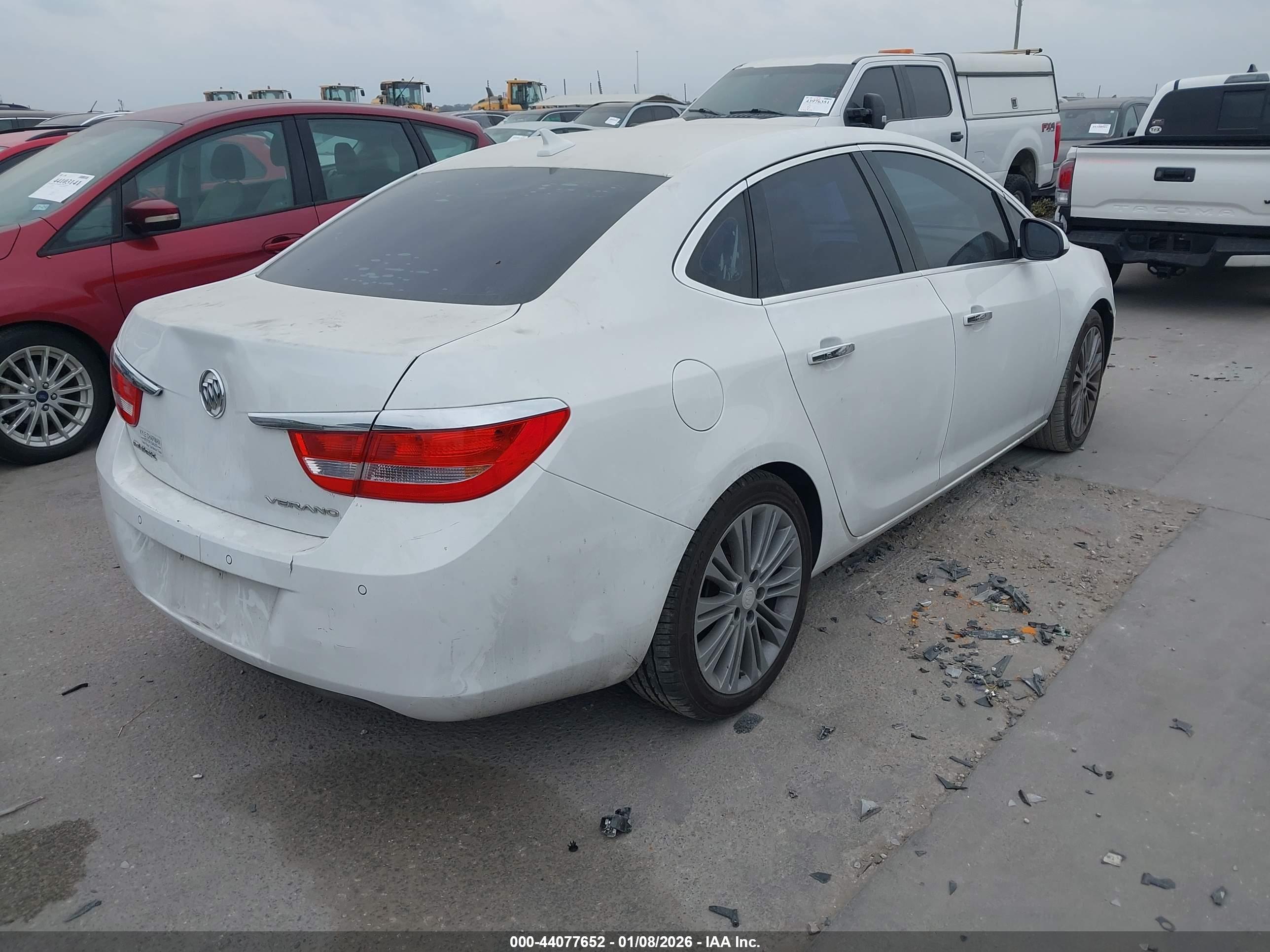BUICK VERANO image 4