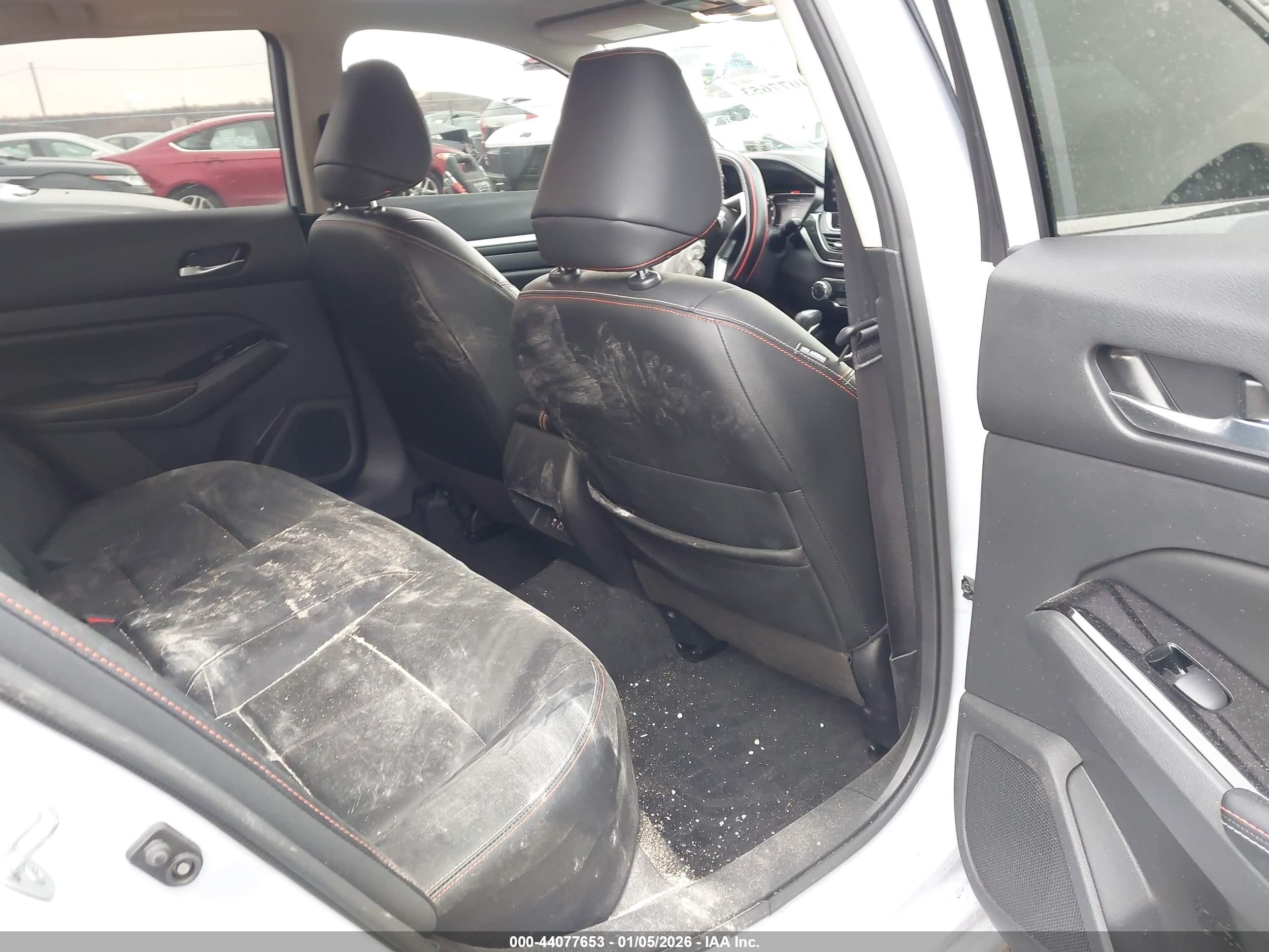 NISSAN ALTIMA image 8