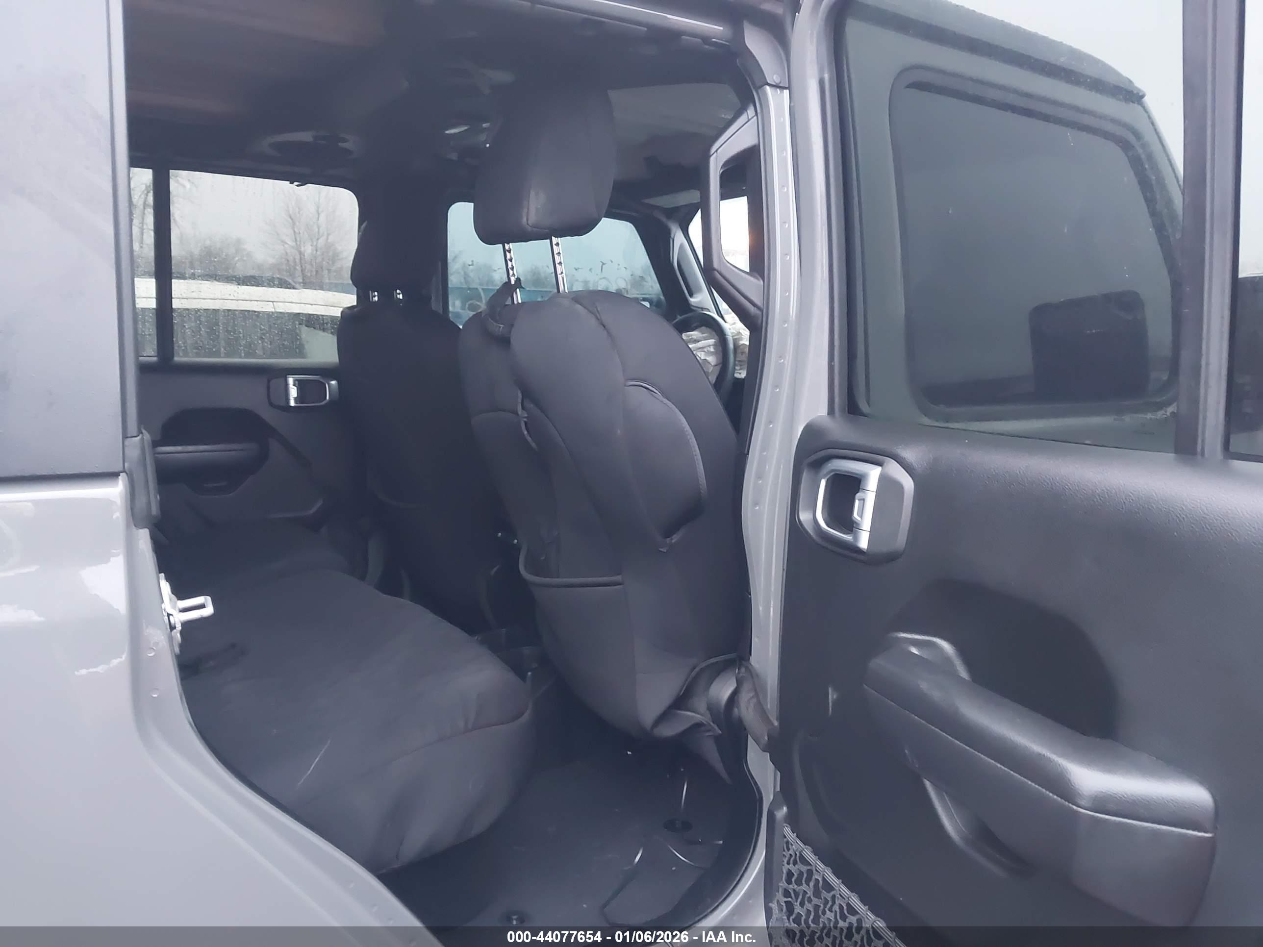 JEEP GLADIATOR image 8