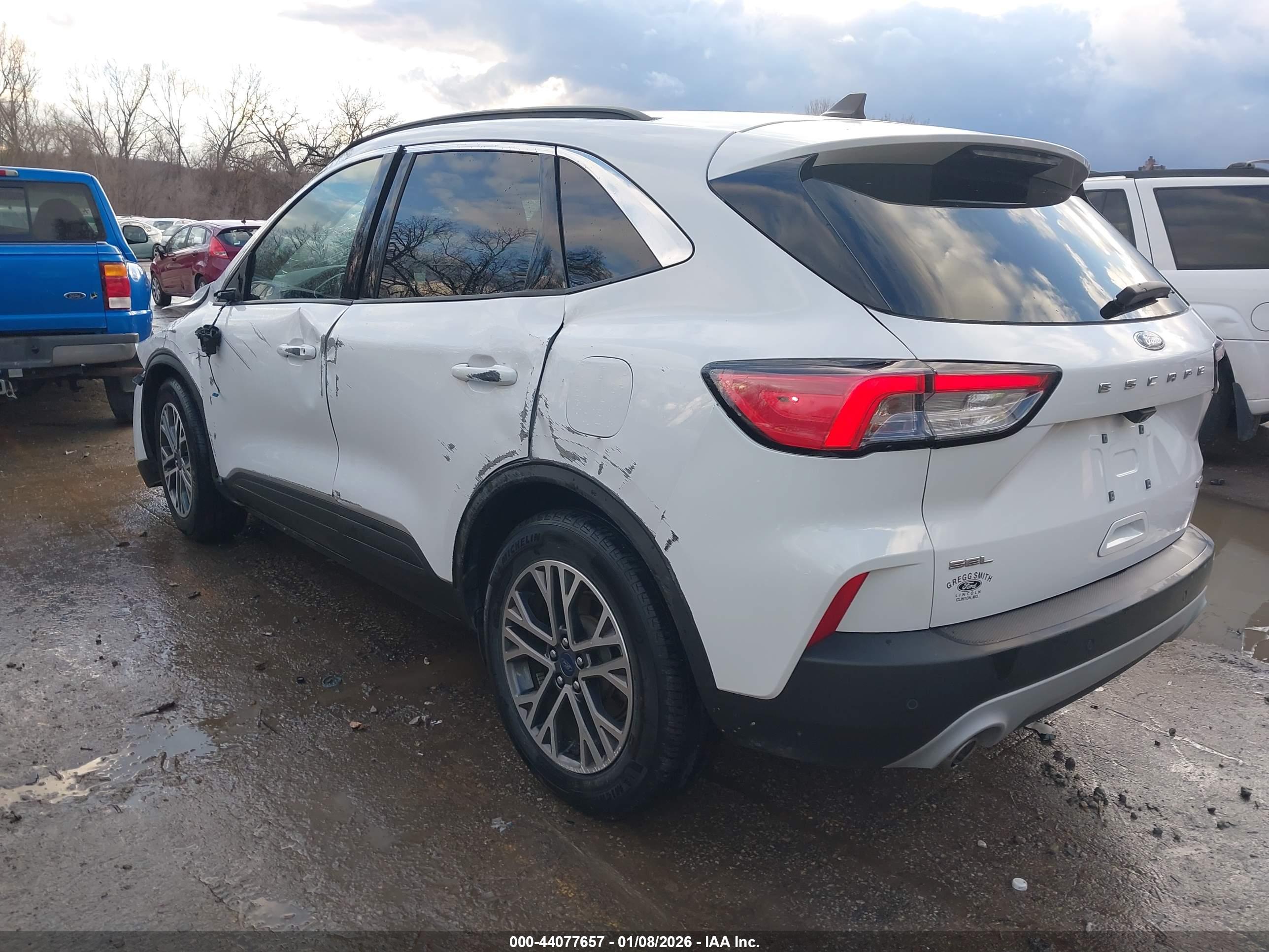 FORD ESCAPE image 3