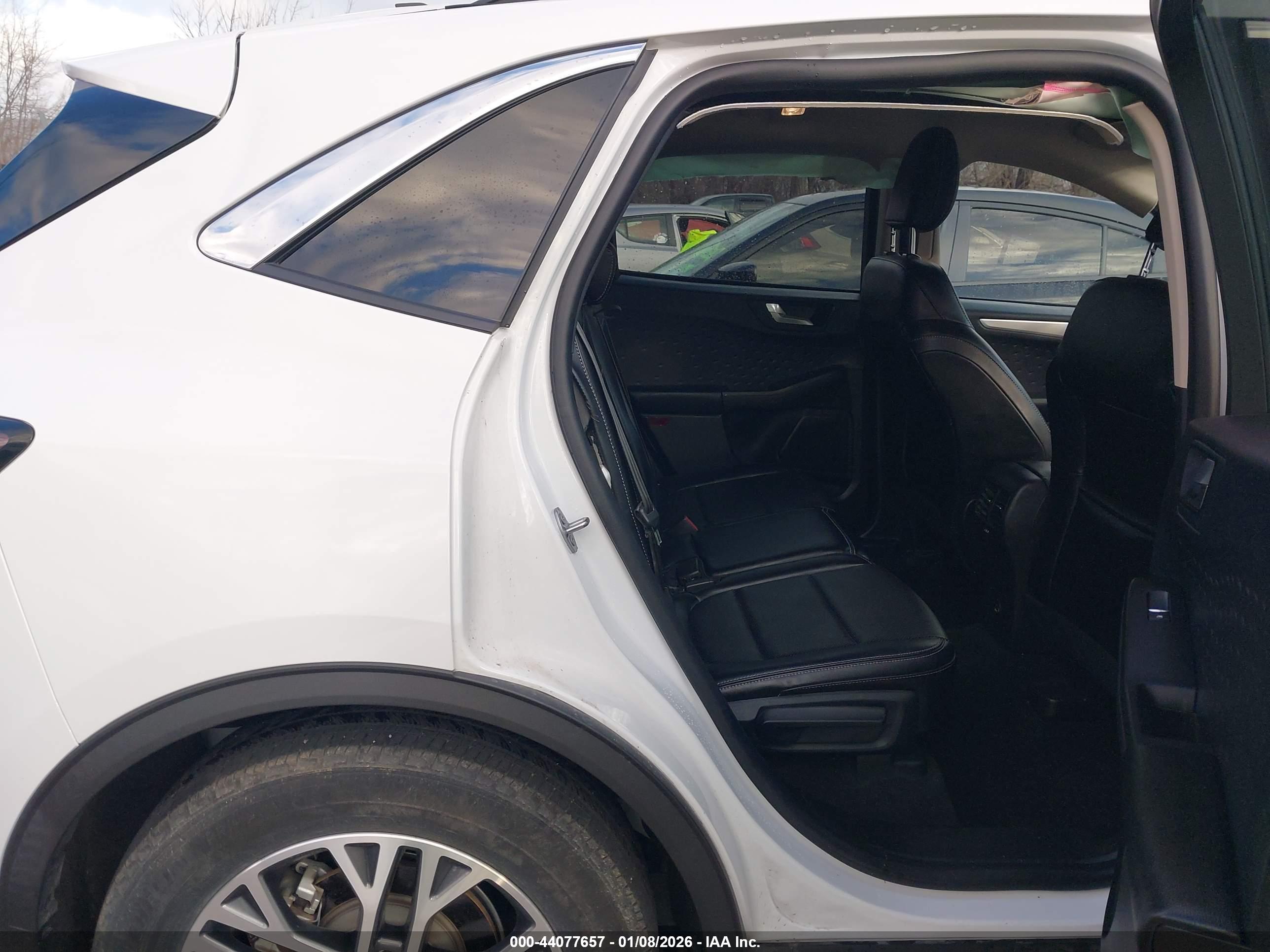 FORD ESCAPE image 8
