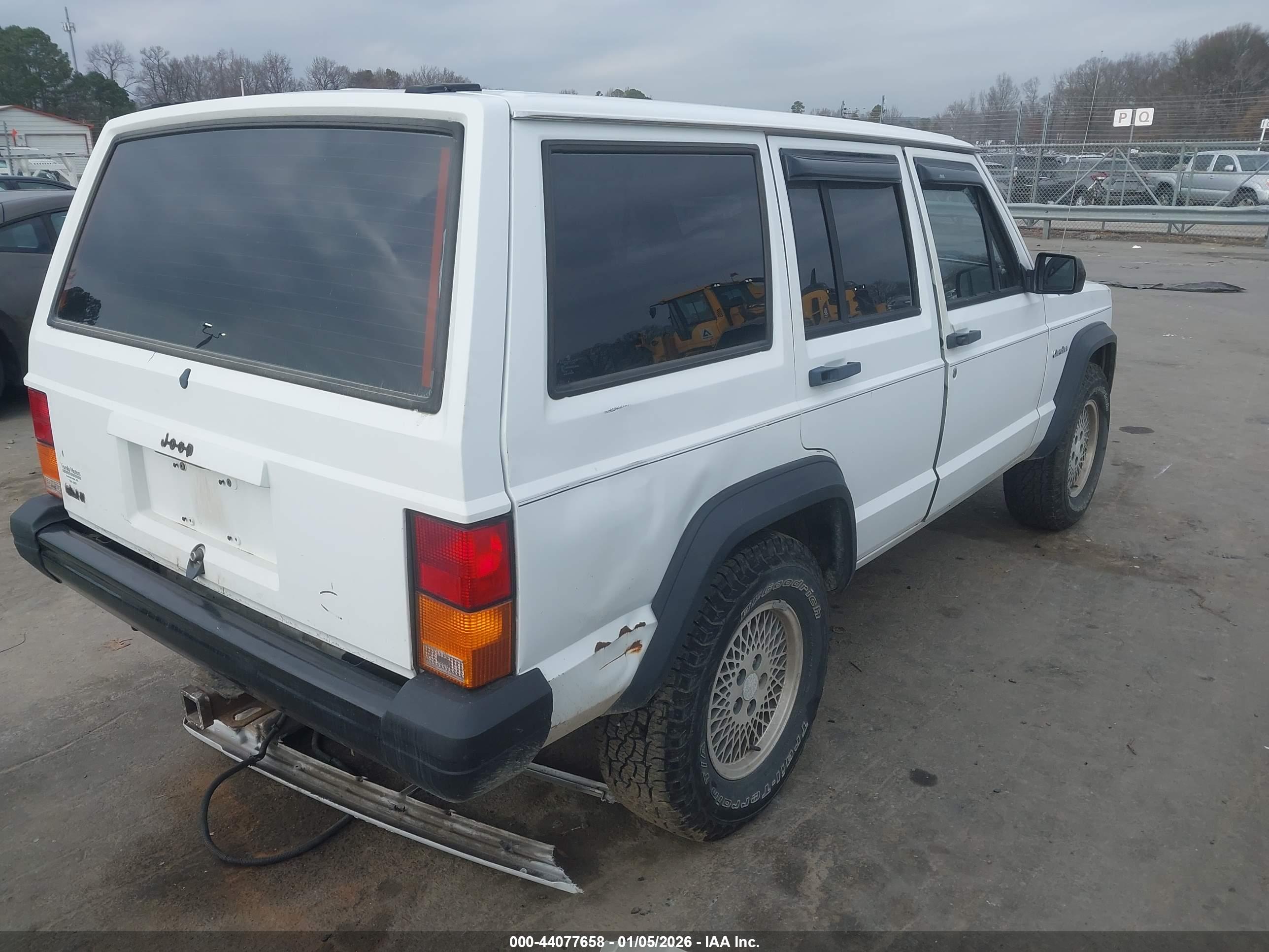 JEEP CHEROKEE image 4