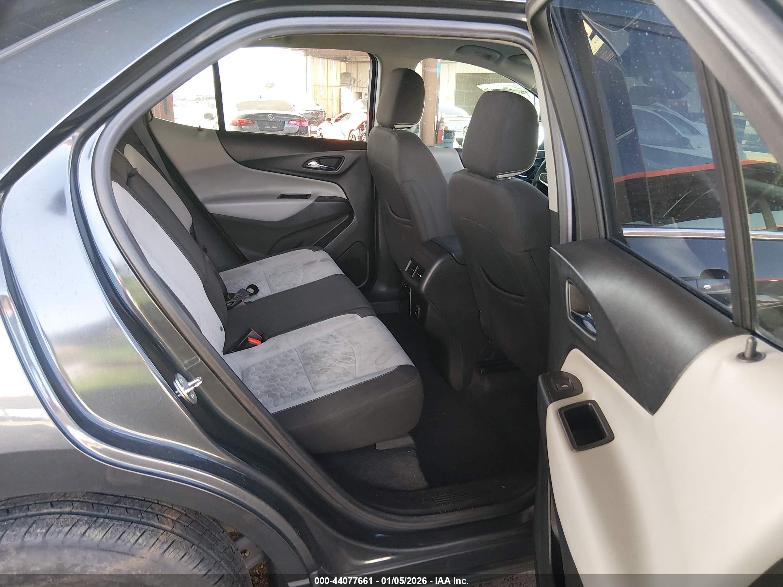 CHEVROLET EQUINOX image 8
