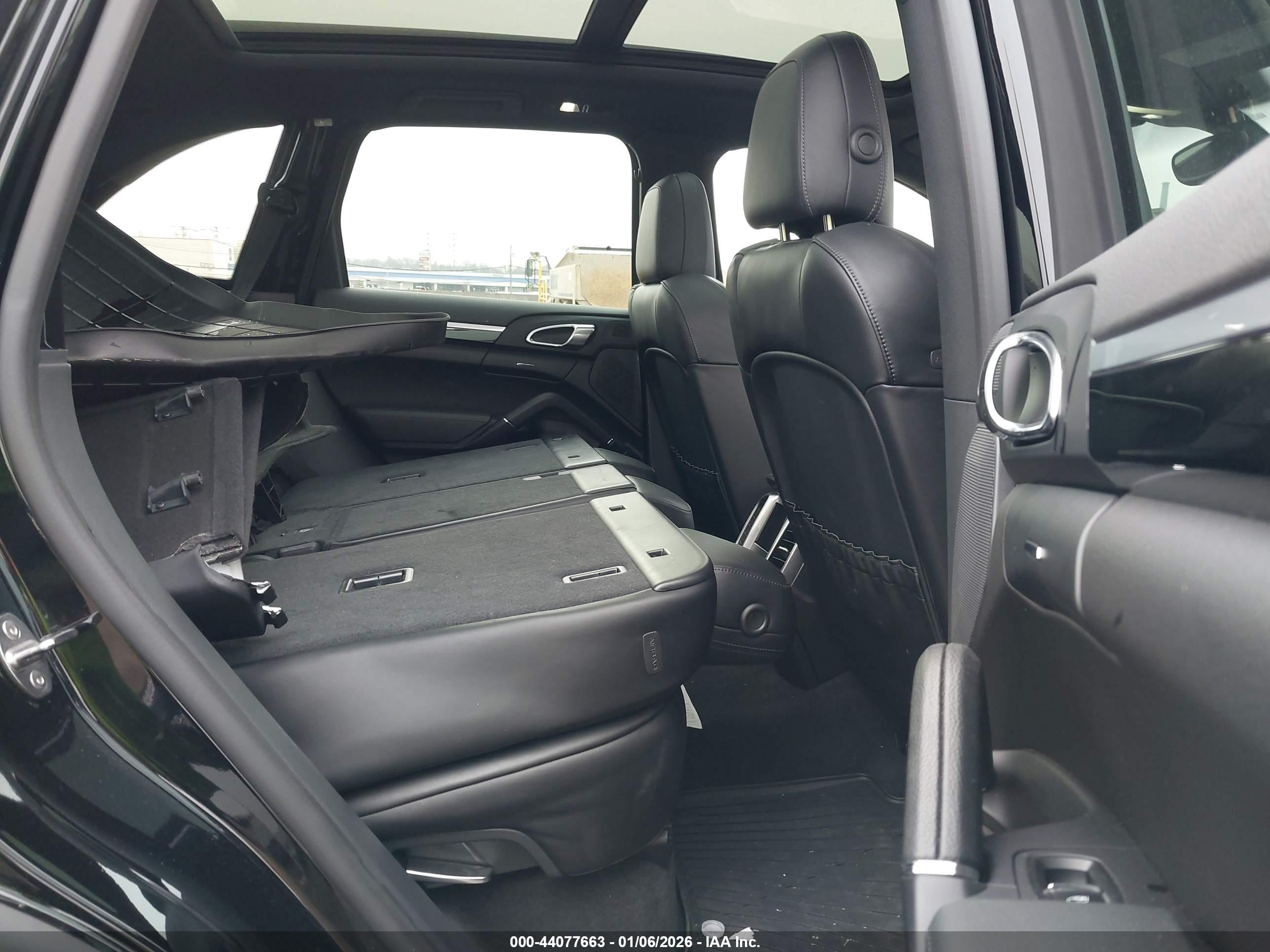 PORSCHE CAYENNE image 8