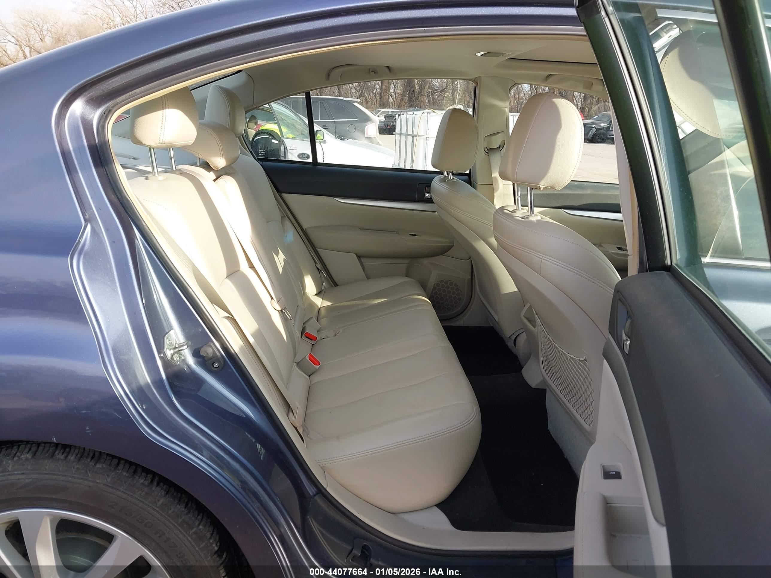SUBARU LEGACY image 8