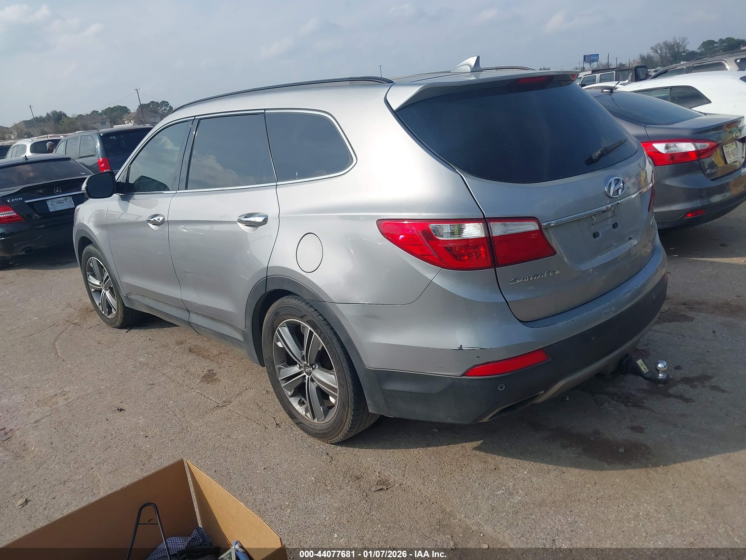 HYUNDAI SANTA image 3