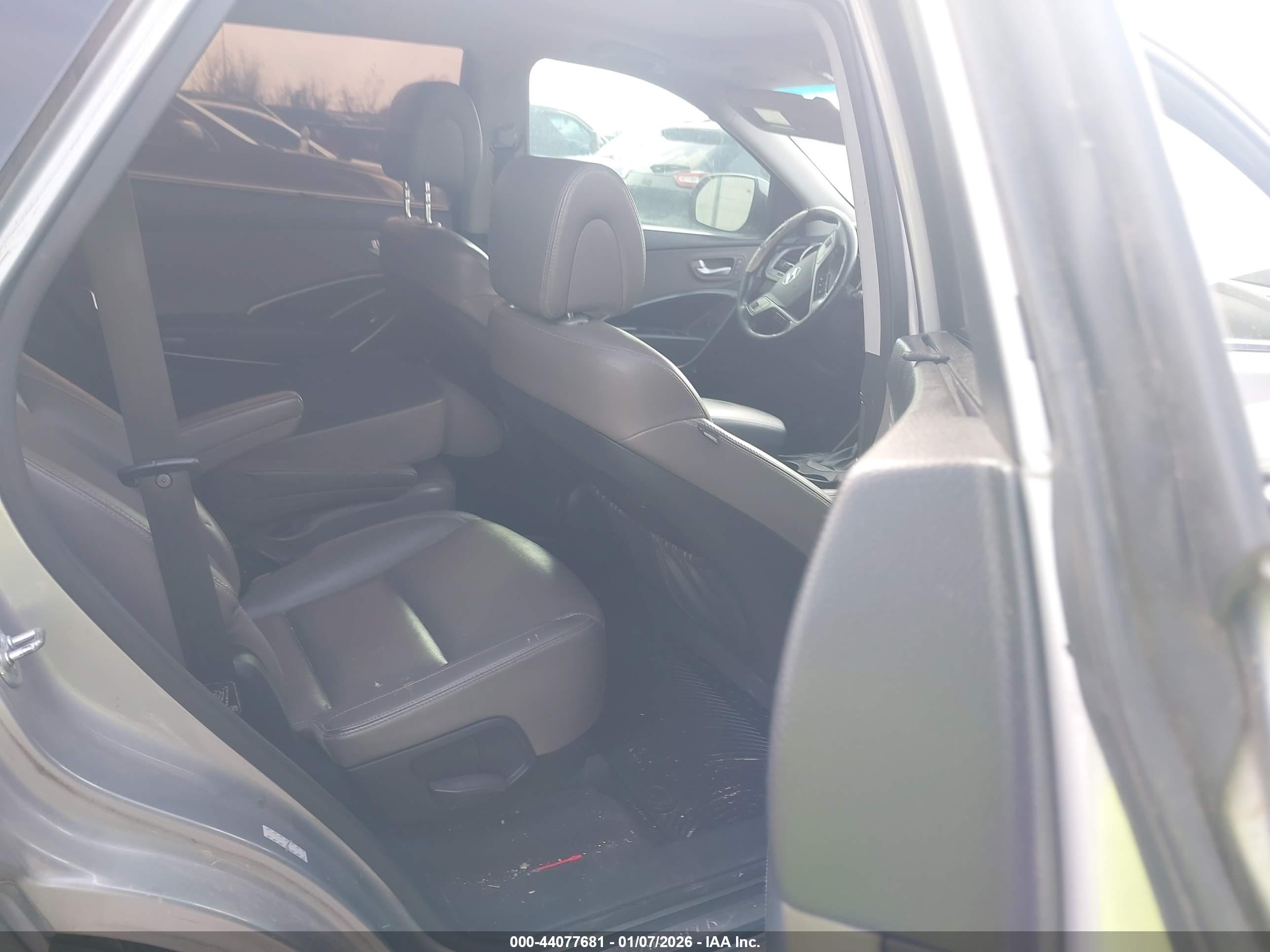 HYUNDAI SANTA image 8