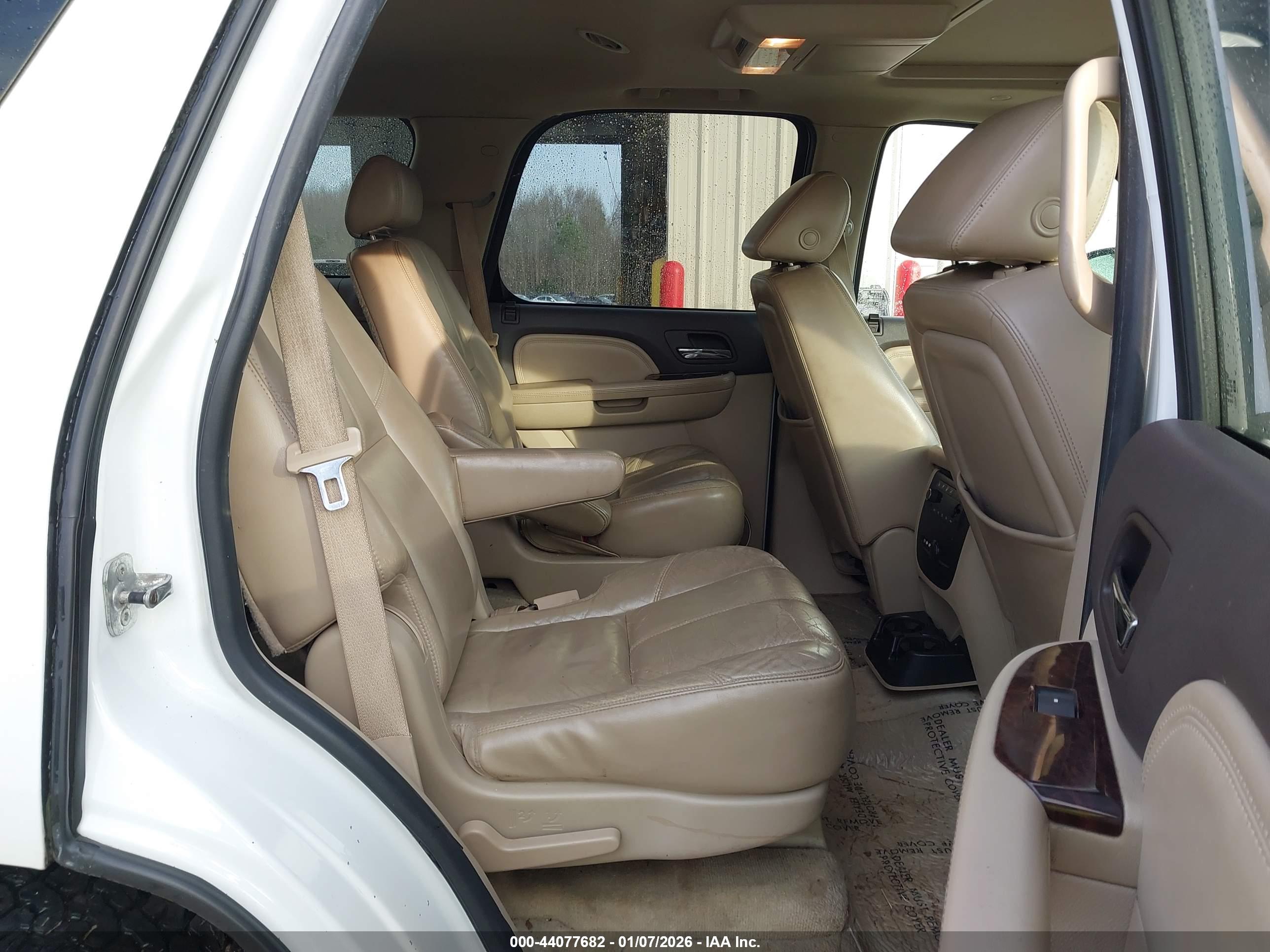 GMC YUKON image 8