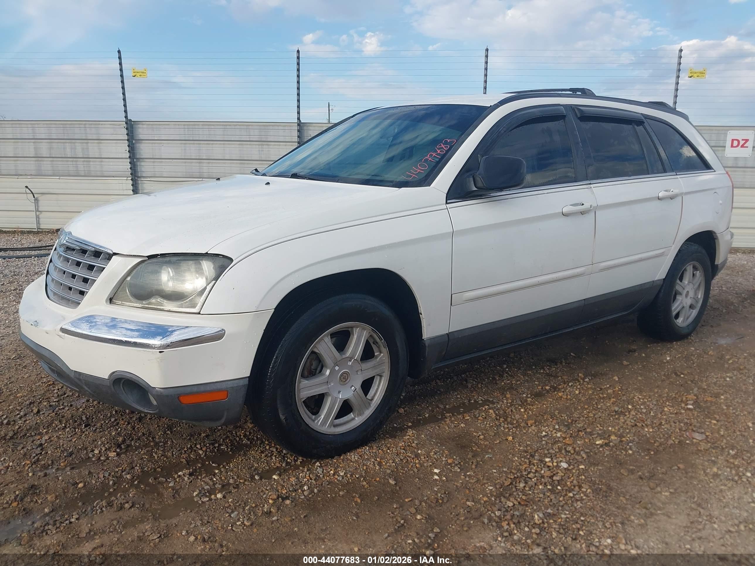 CHRYSLER PACIFICA image 2