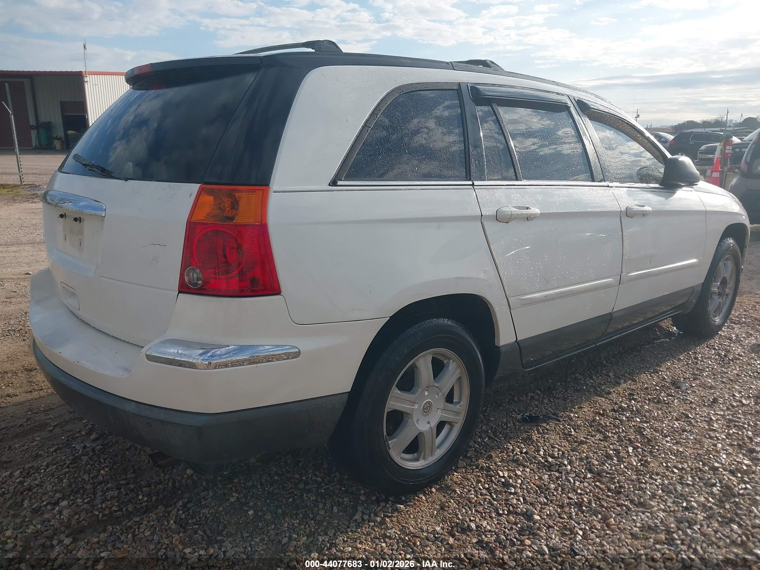 CHRYSLER PACIFICA image 4