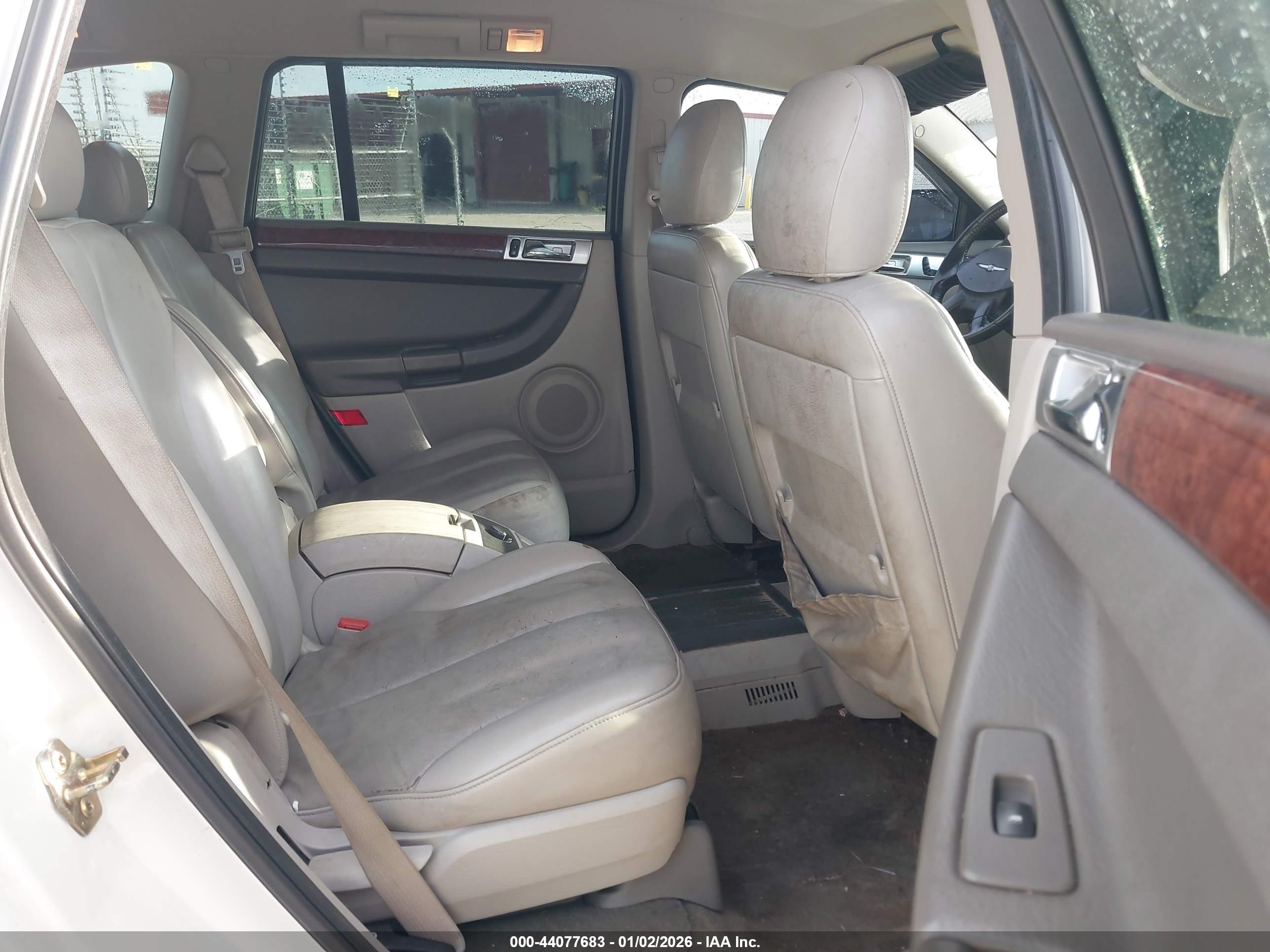 CHRYSLER PACIFICA image 8