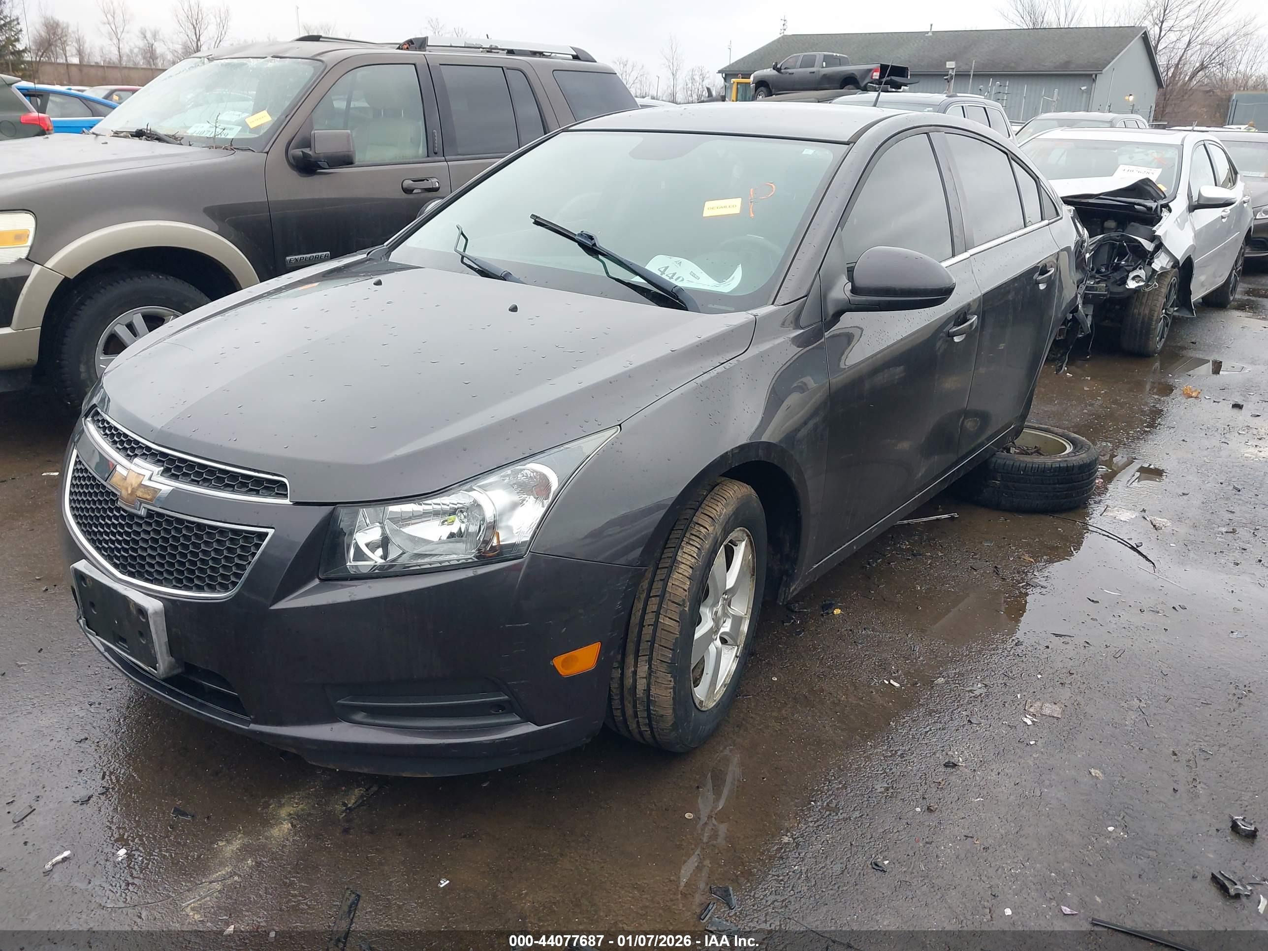 CHEVROLET CRUZE image 2