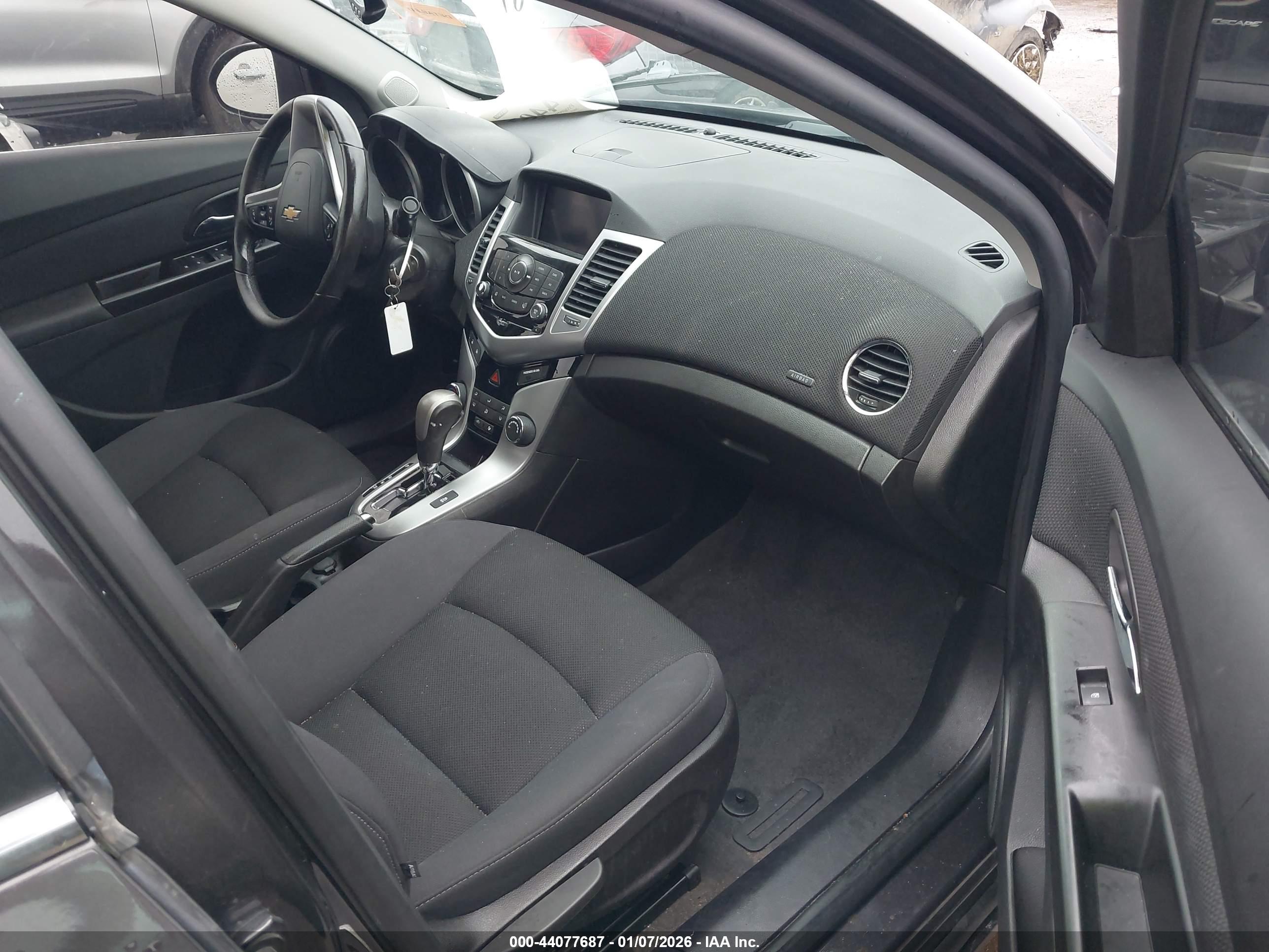 CHEVROLET CRUZE image 5