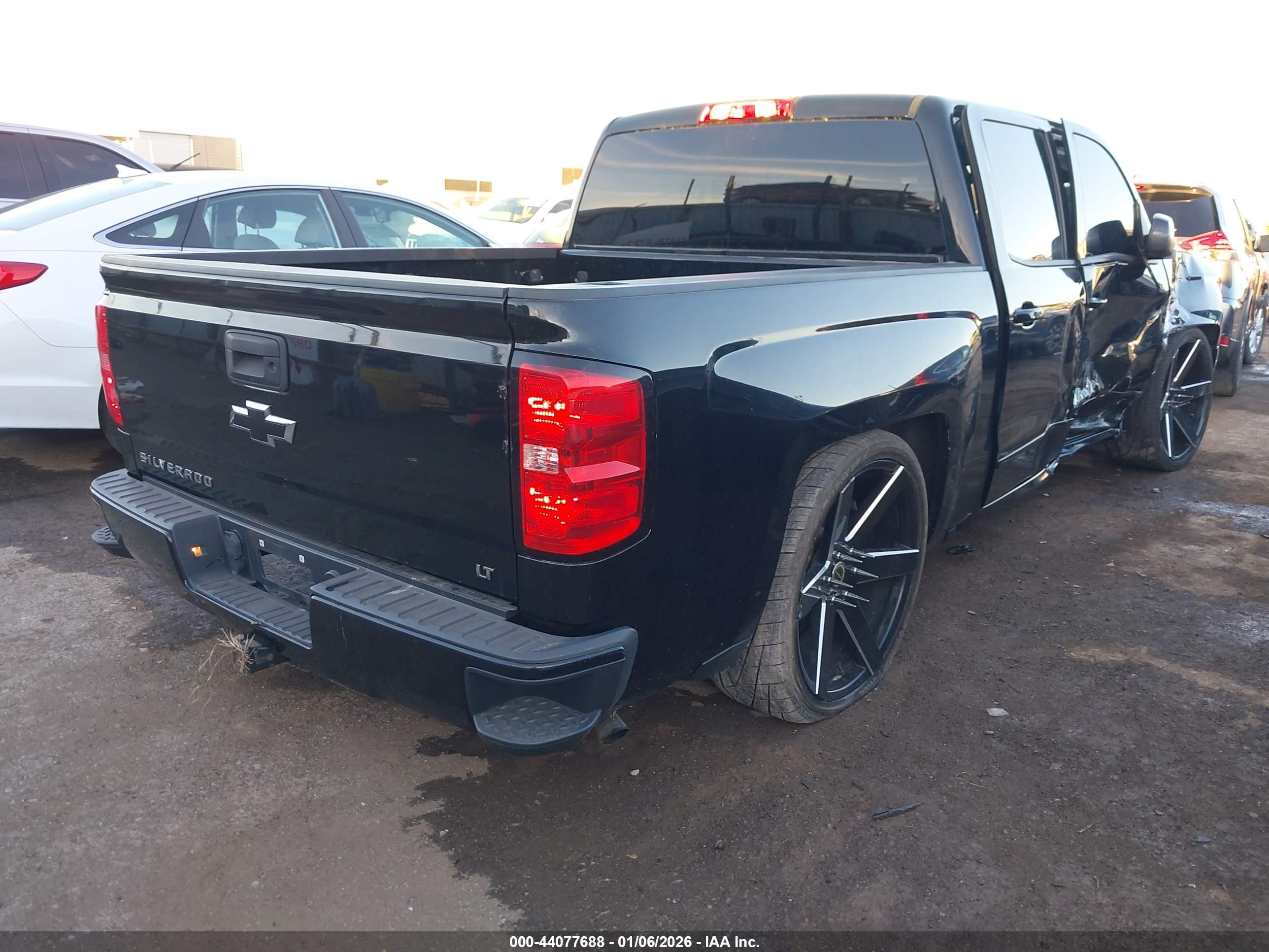 CHEVROLET SILVERADO image 4