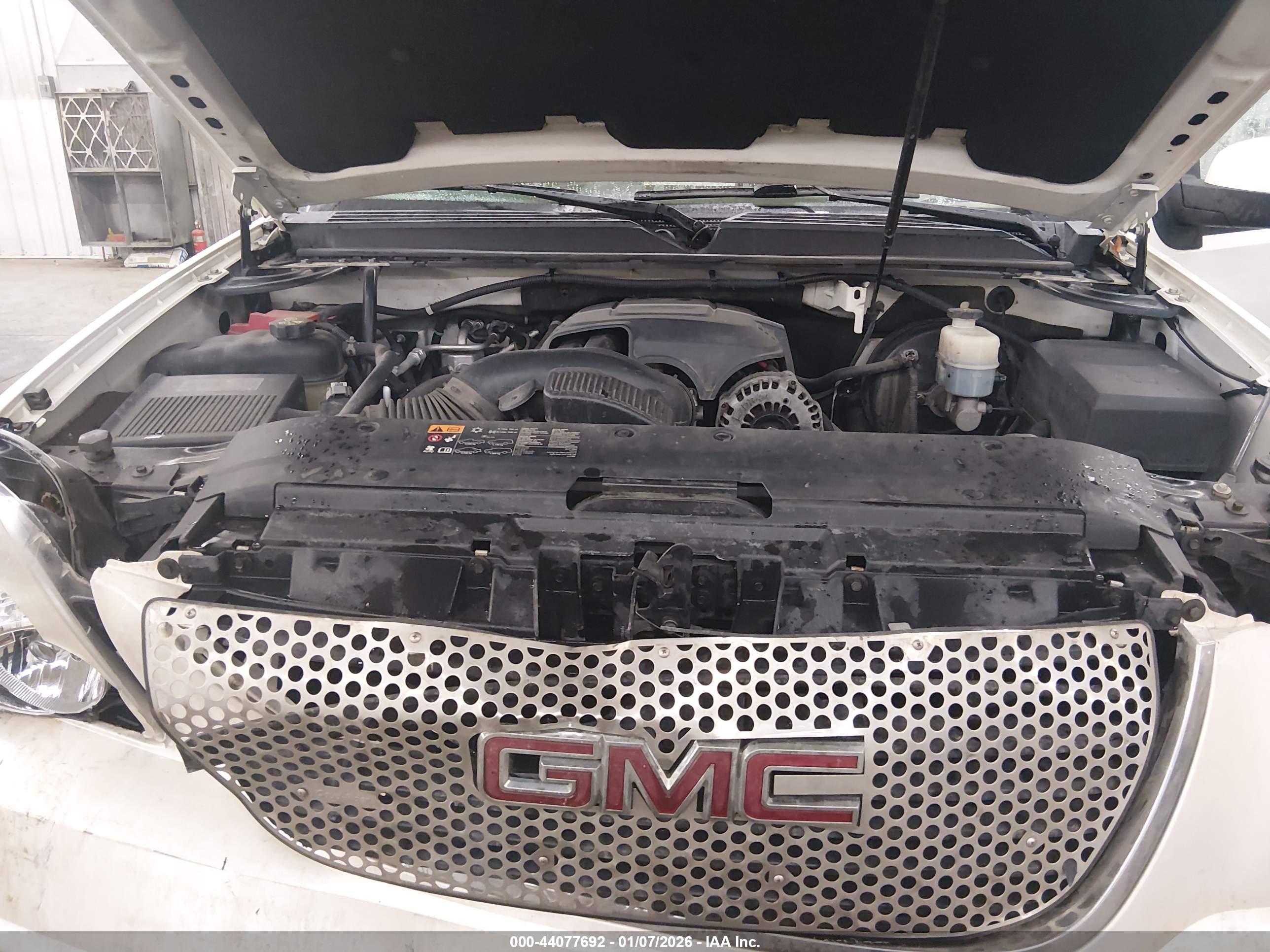 GMC YUKON image 10
