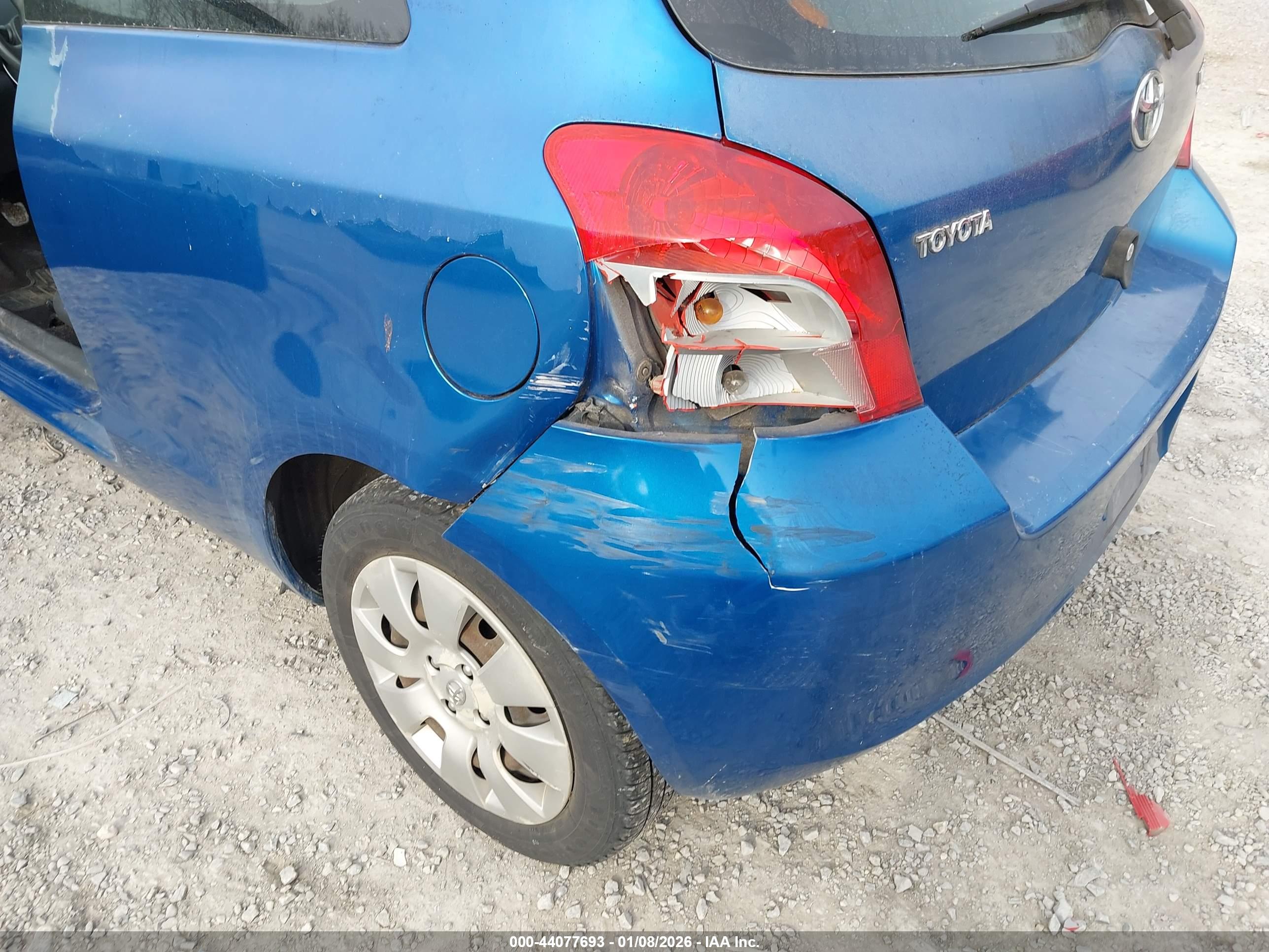 TOYOTA YARIS image 6