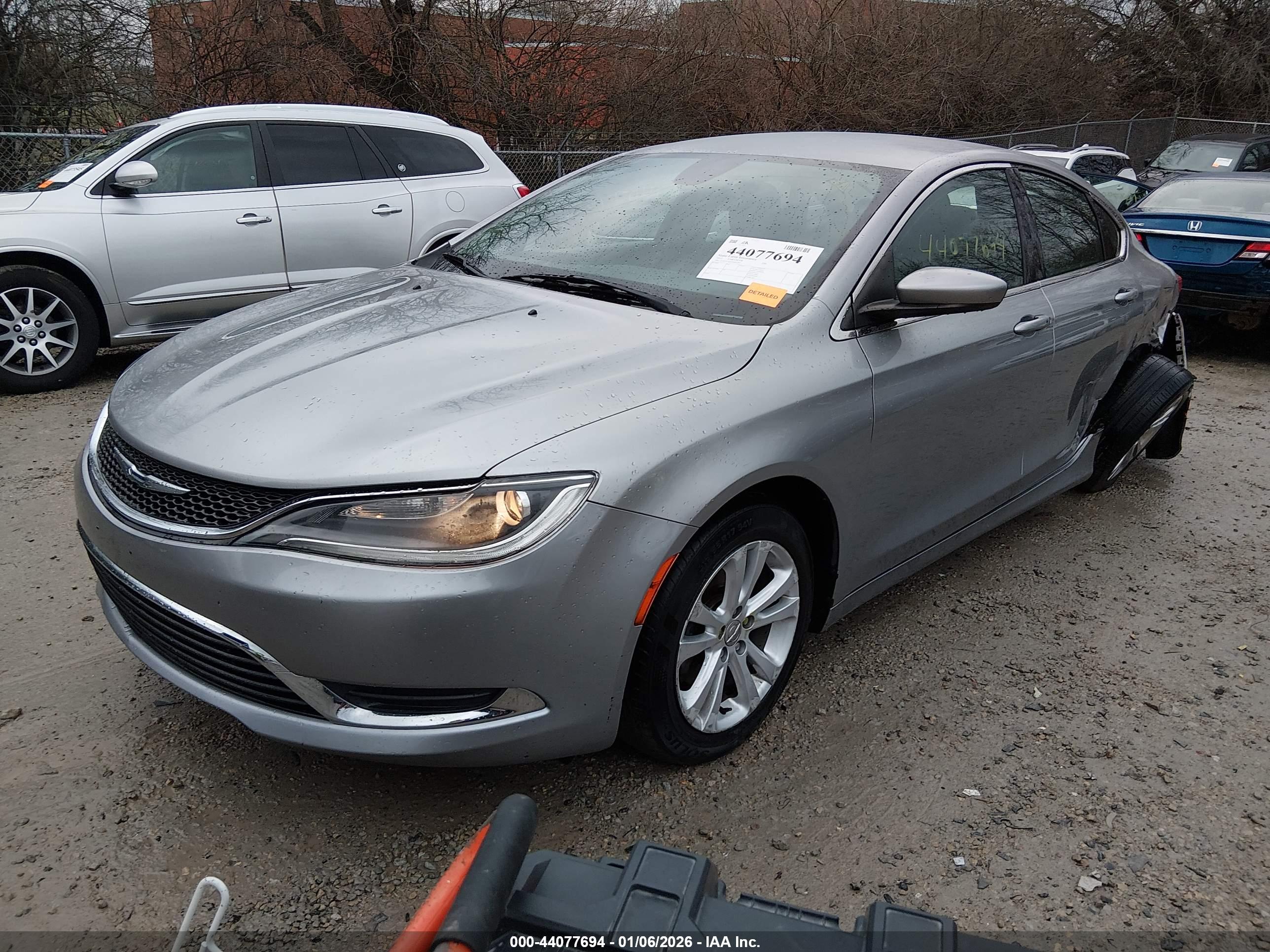 CHRYSLER 200 image 2