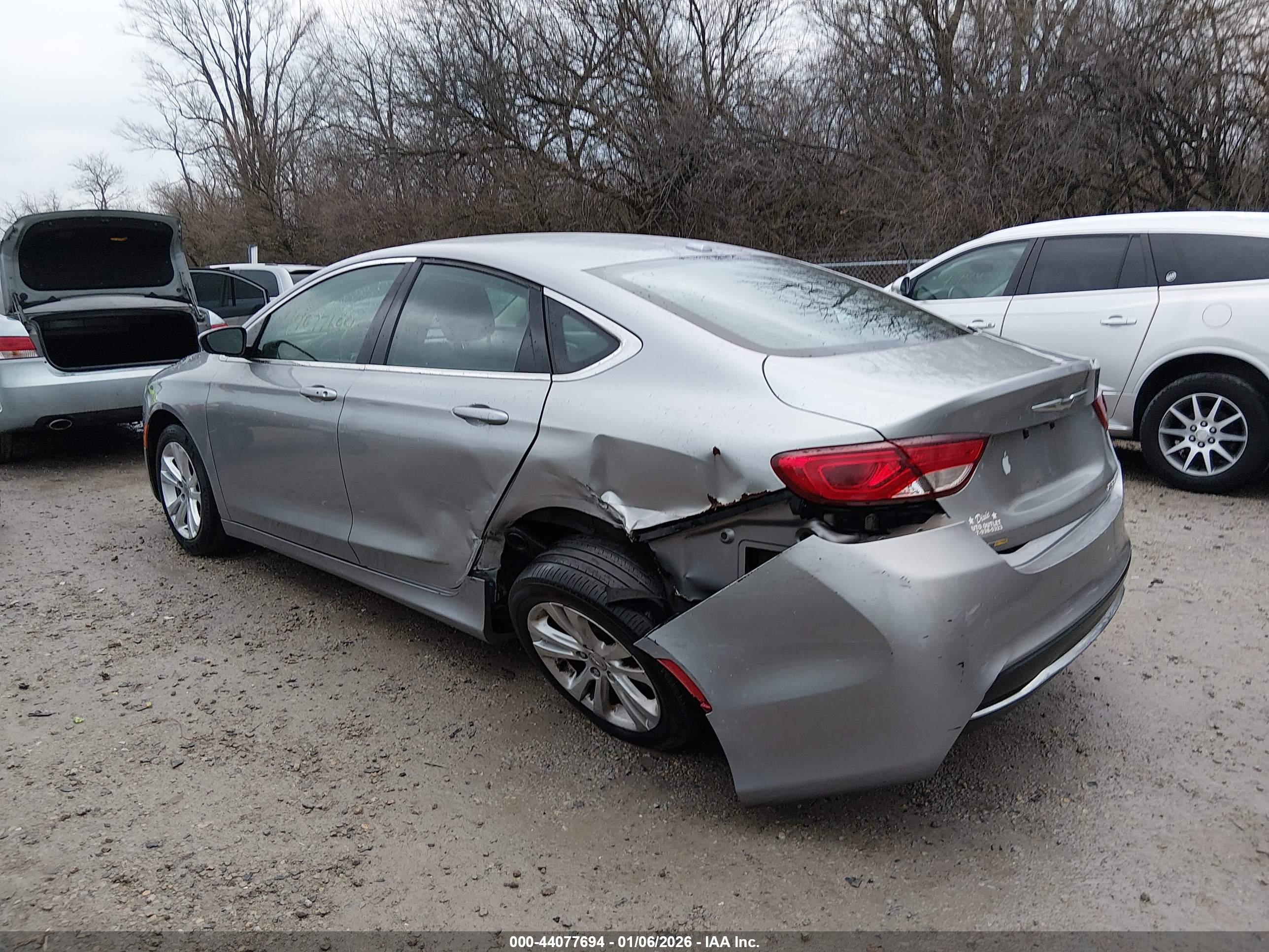 CHRYSLER 200 image 3