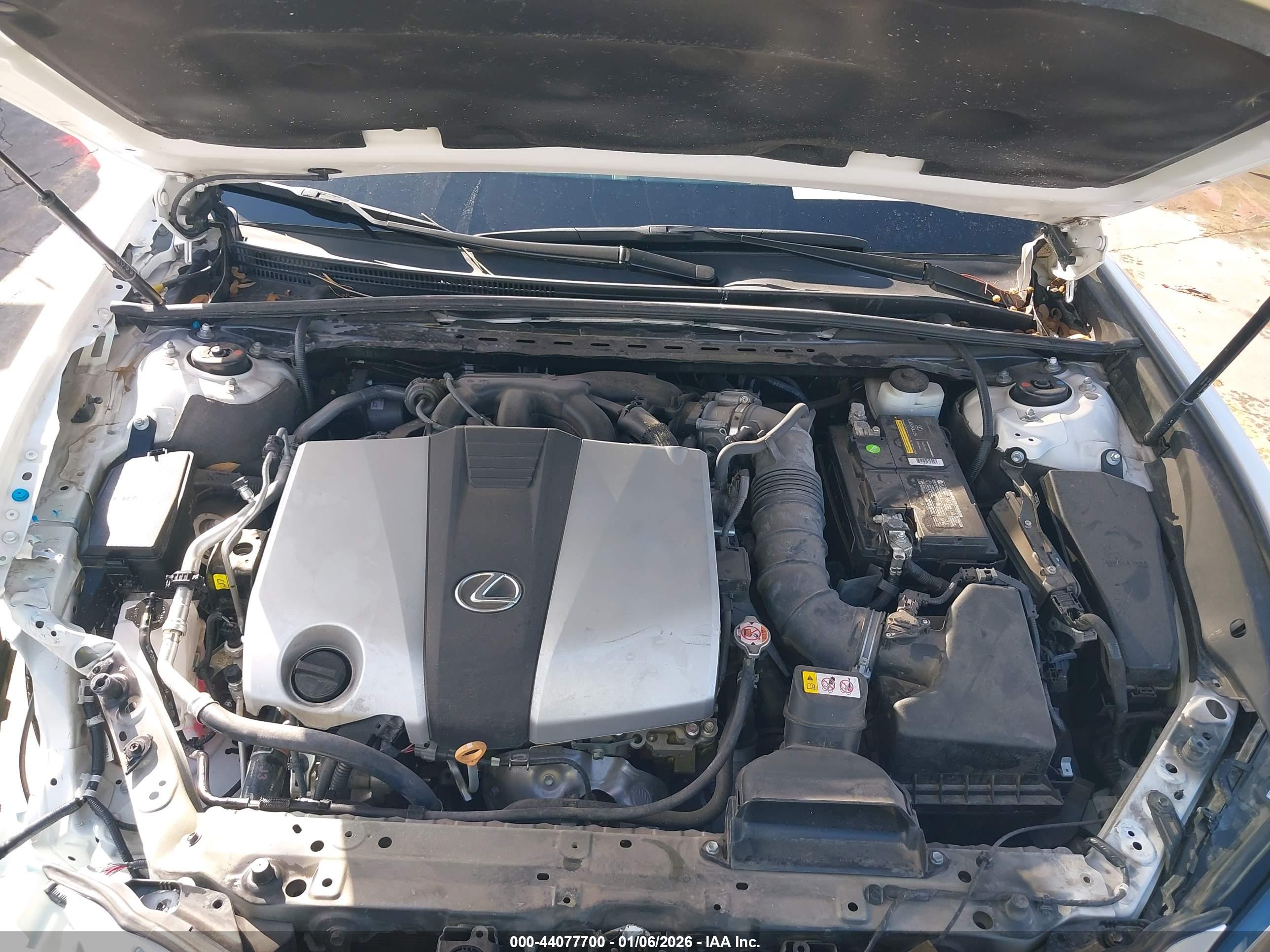 LEXUS ES image 10