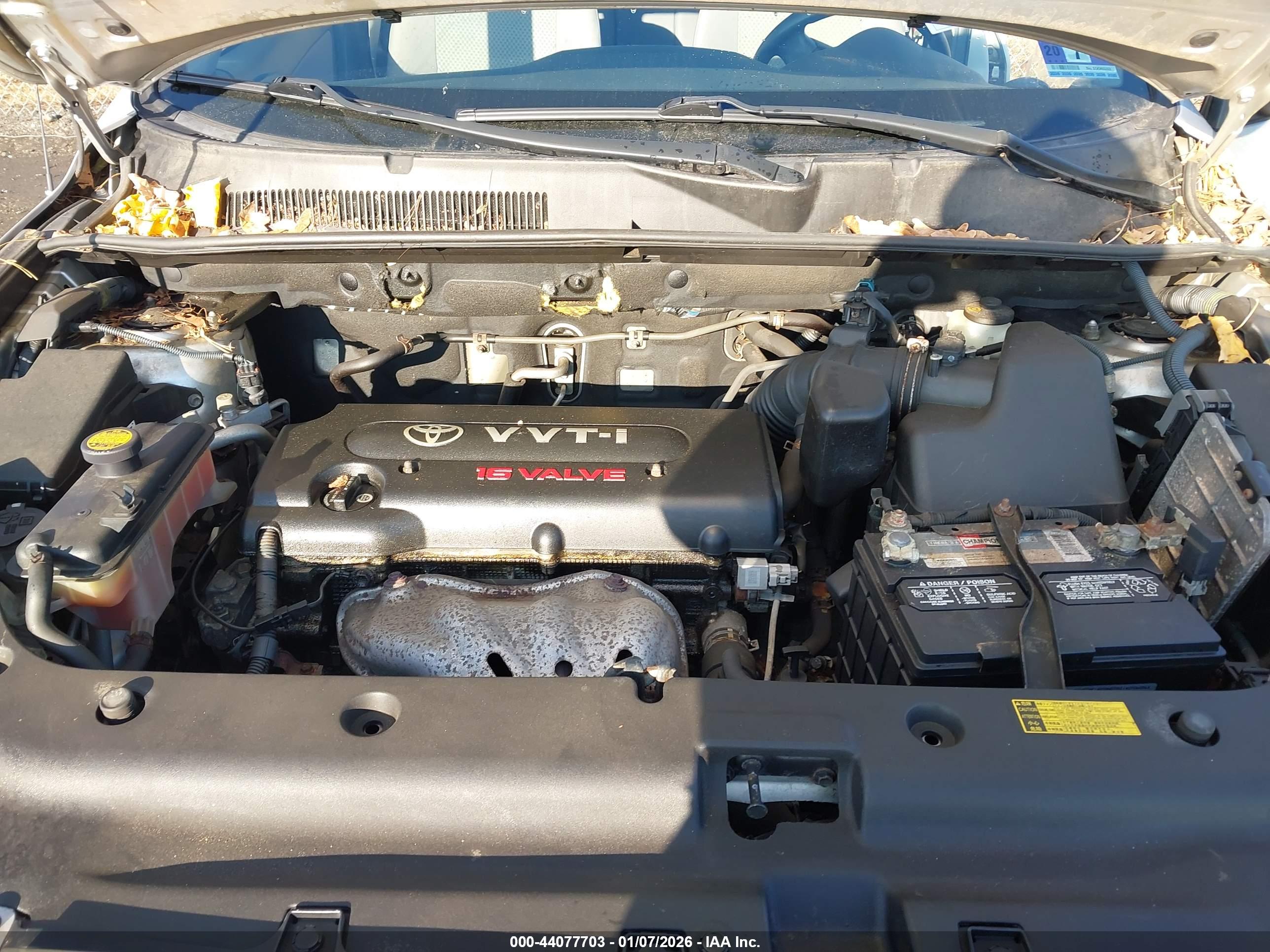 TOYOTA RAV4 image 10