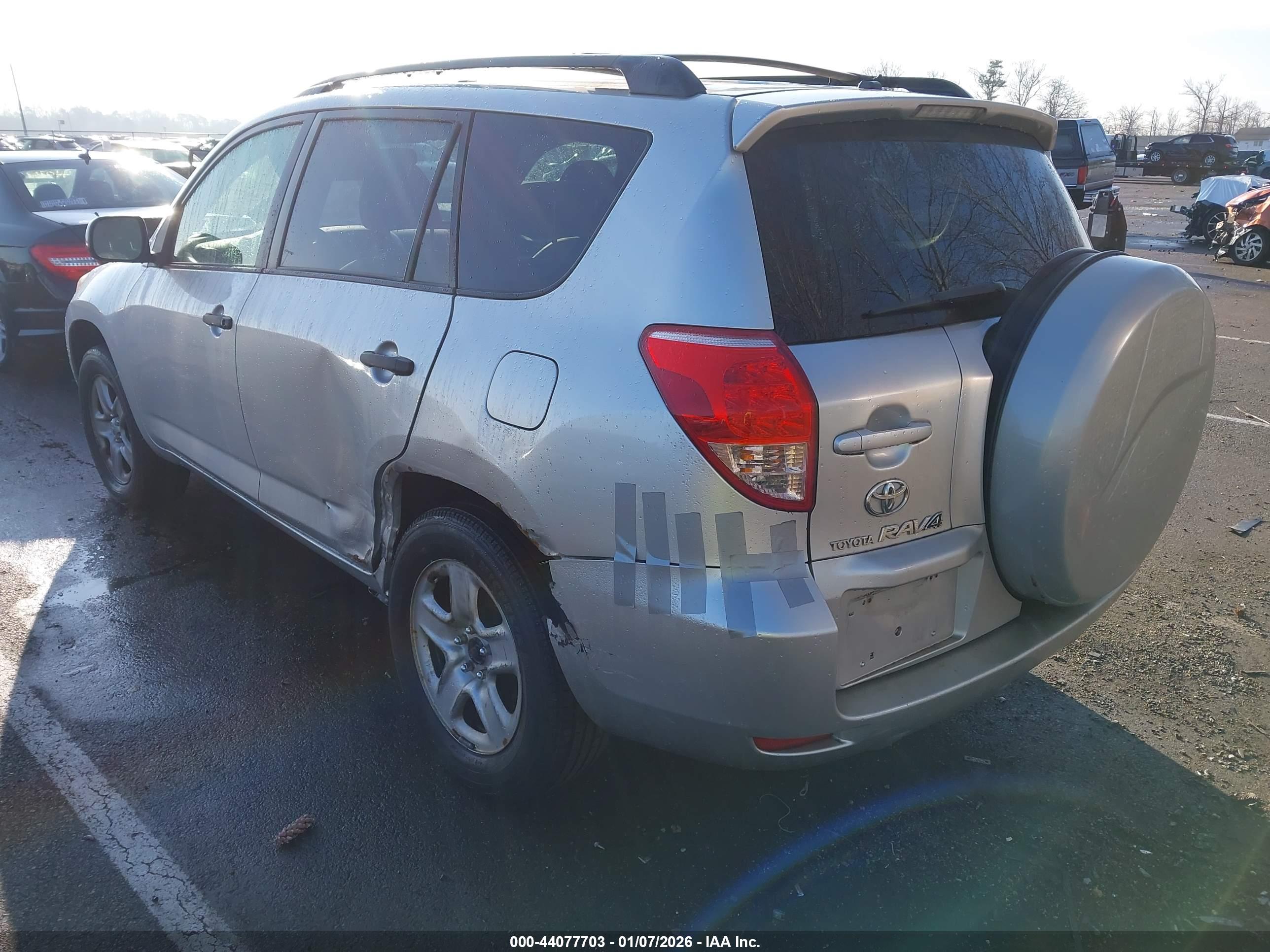 TOYOTA RAV4 image 3