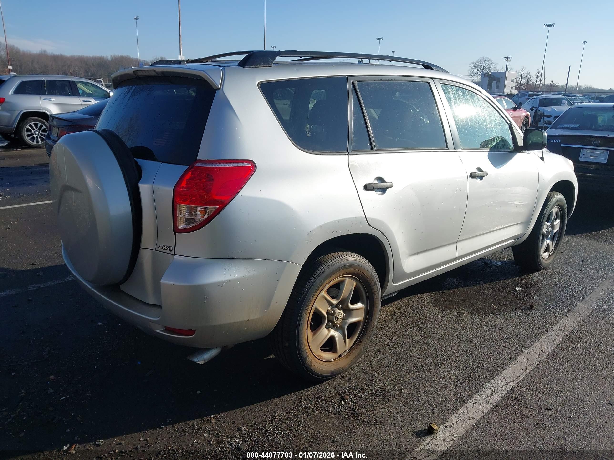 TOYOTA RAV4 image 4