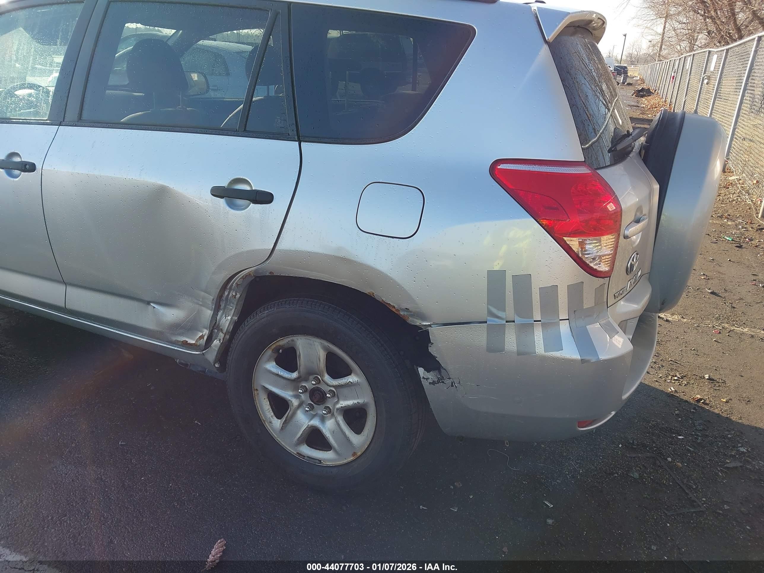 TOYOTA RAV4 image 6
