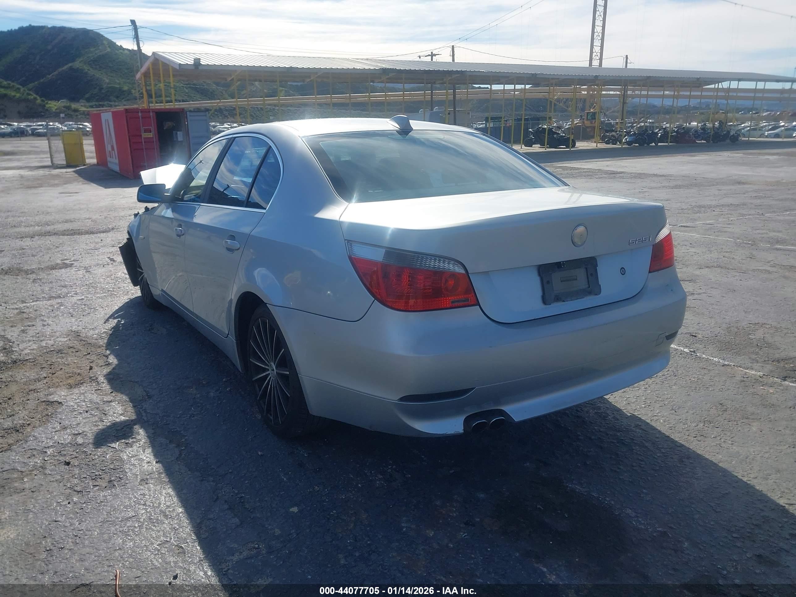 BMW 525I image 3