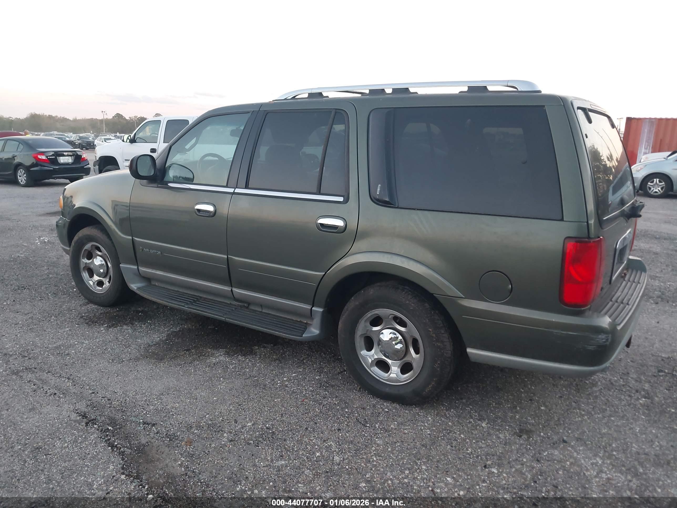 LINCOLN NAVIGATOR image 3