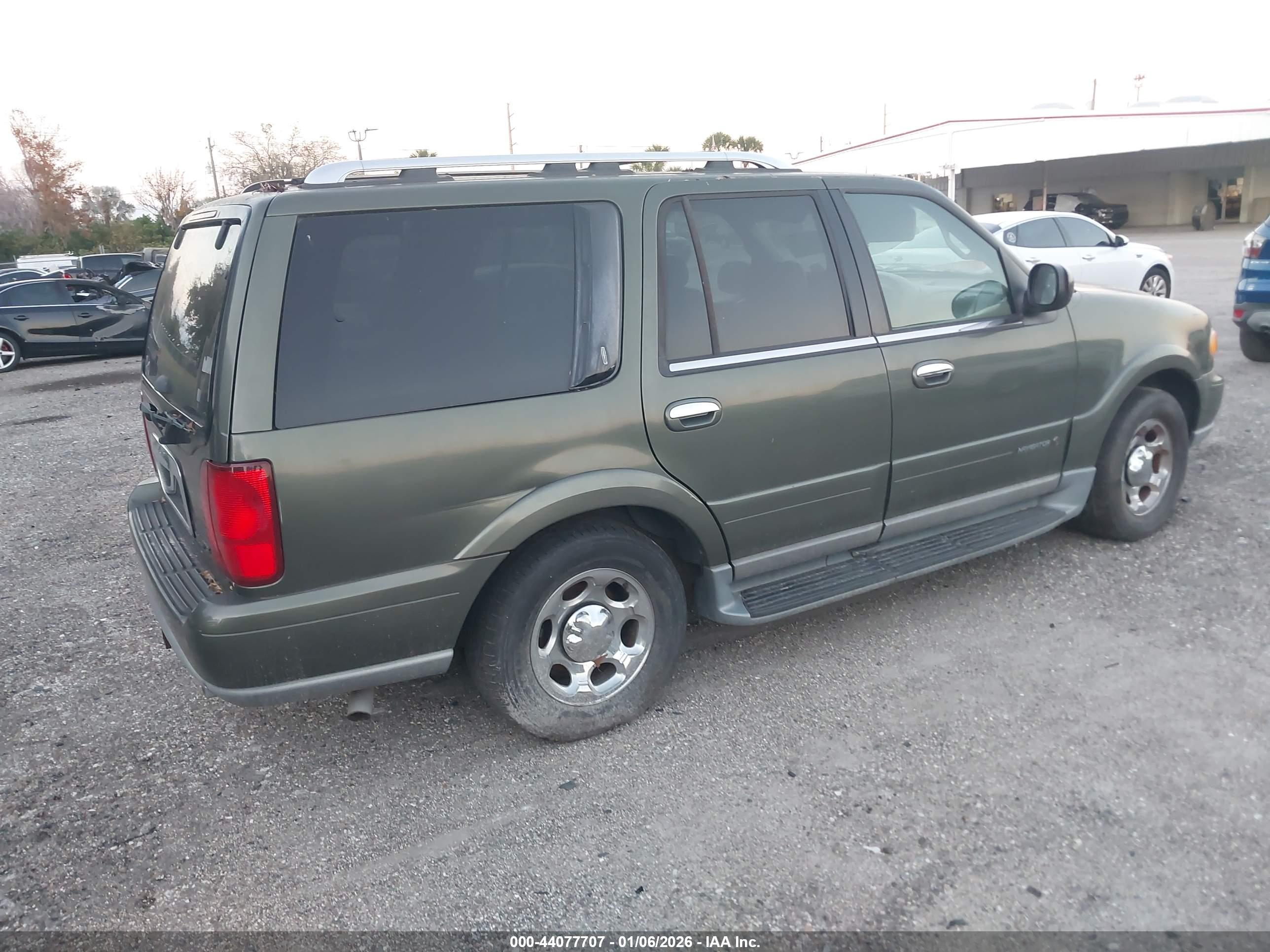 LINCOLN NAVIGATOR image 4