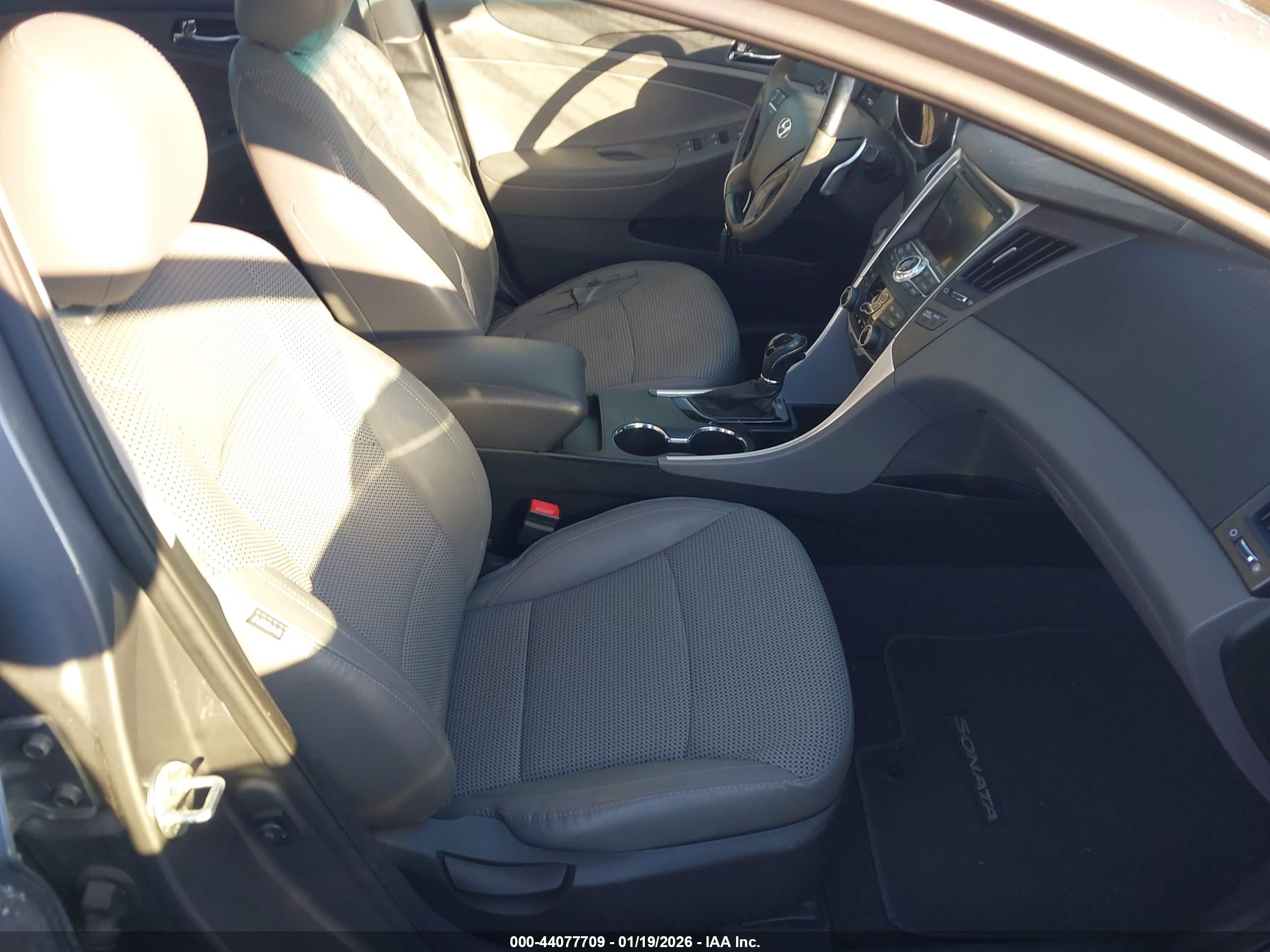 HYUNDAI SONATA image 5