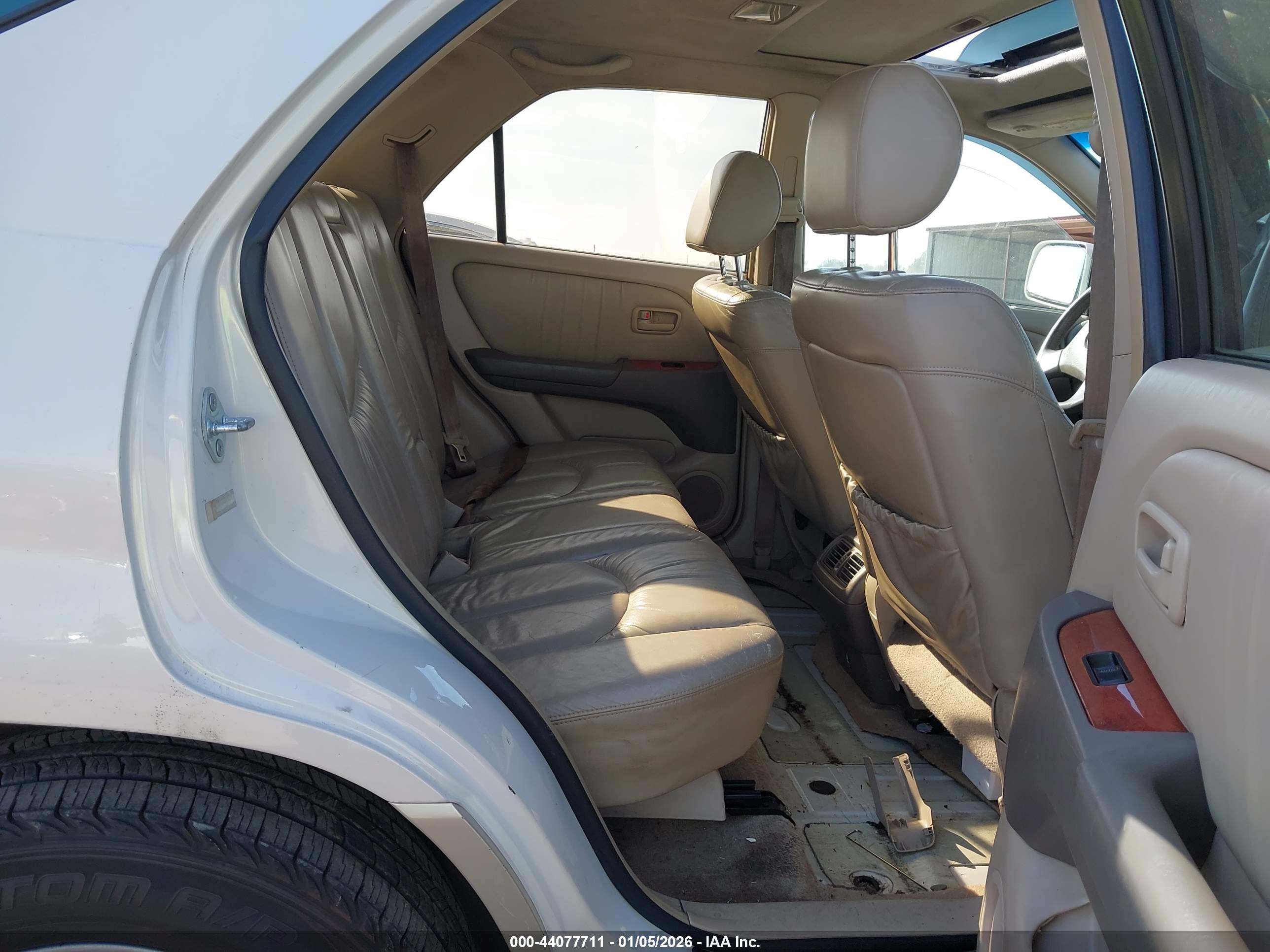 LEXUS RX image 8