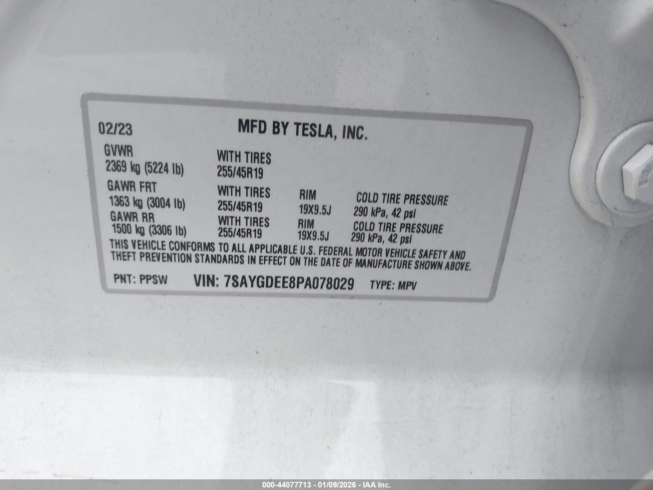 TESLA MODEL image 9
