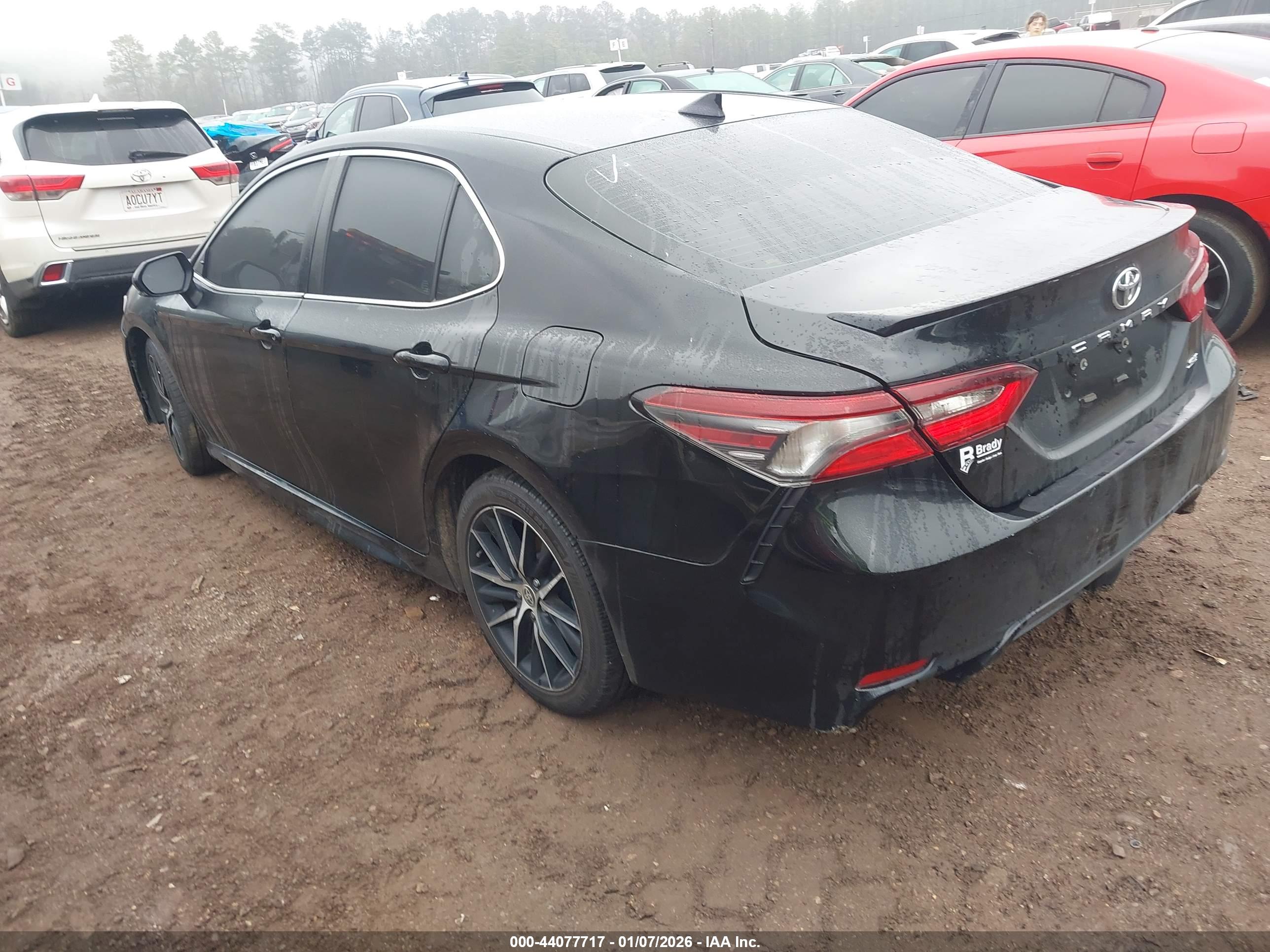 TOYOTA CAMRY image 3