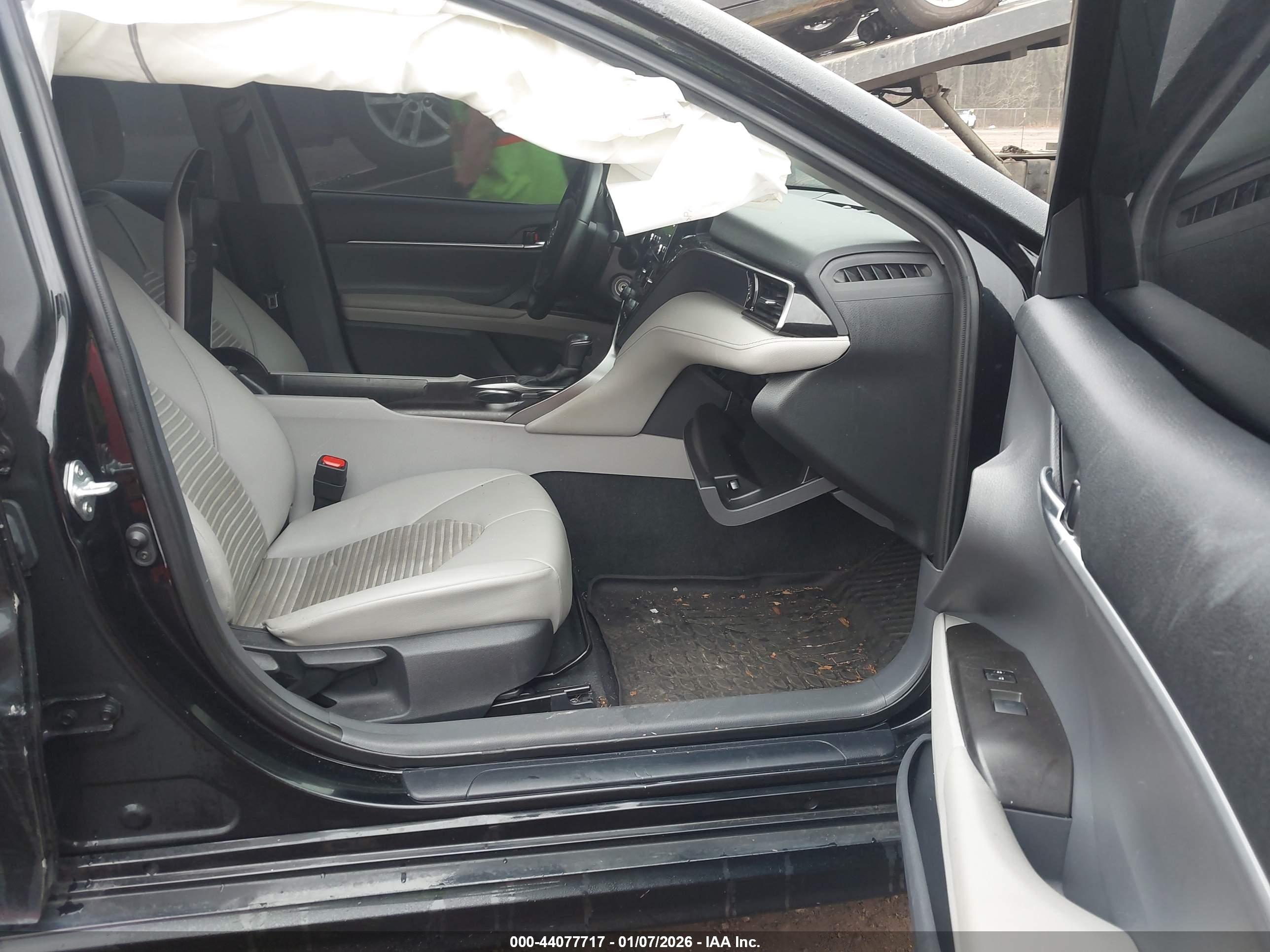 TOYOTA CAMRY image 5