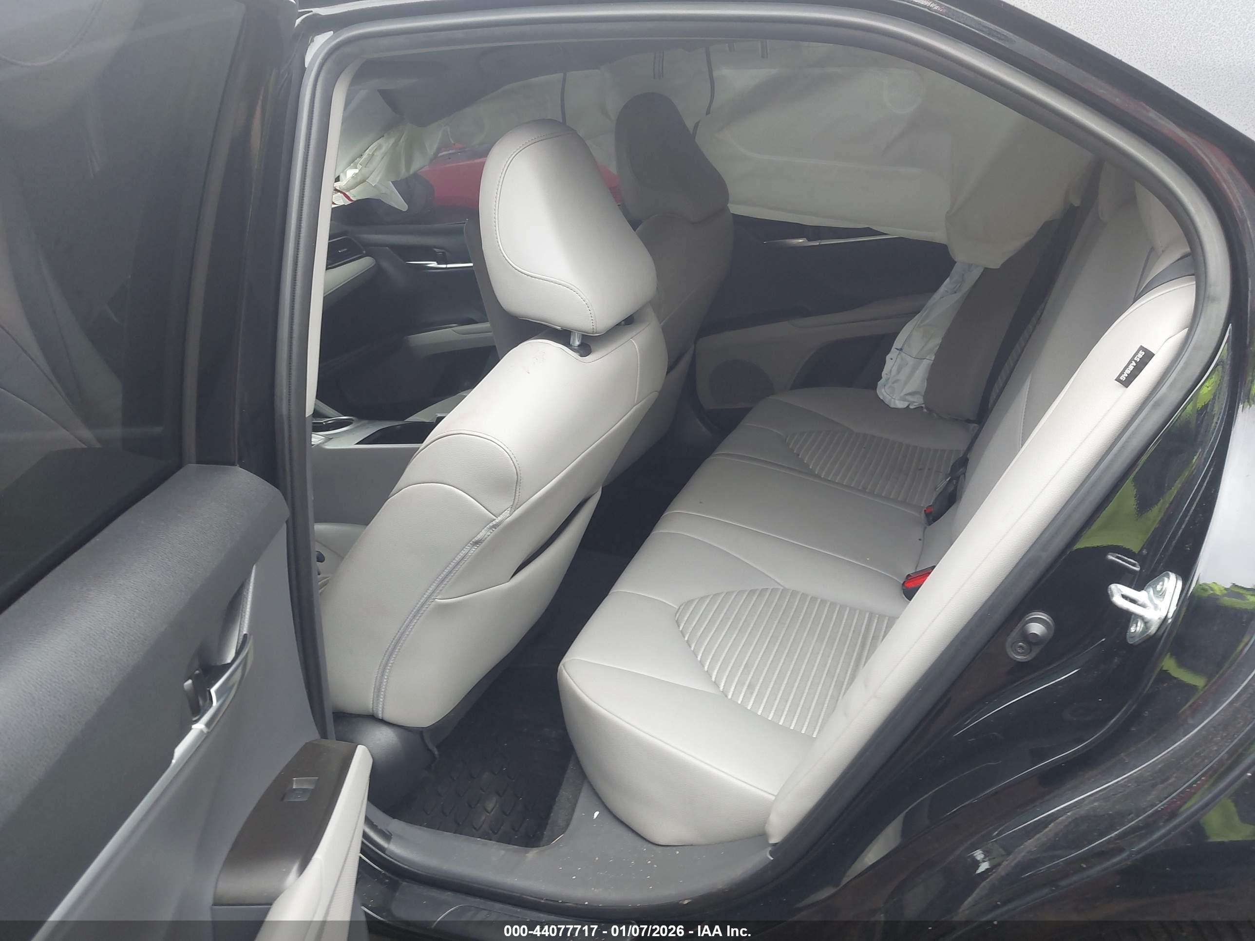 TOYOTA CAMRY image 8