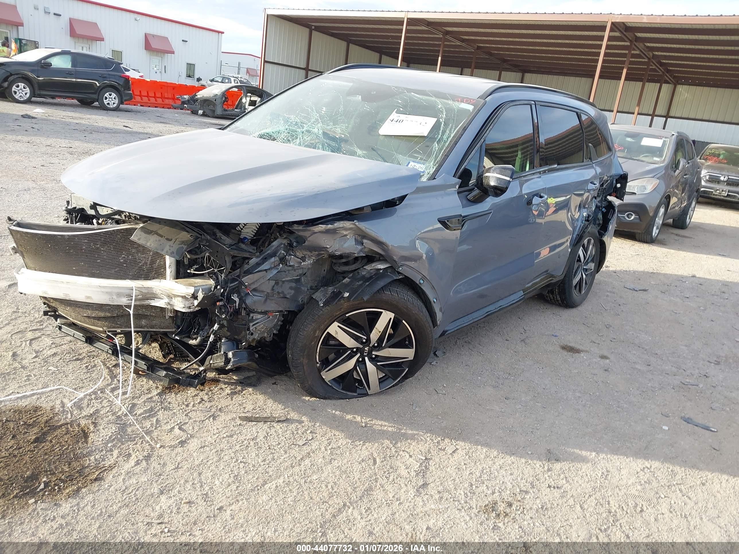 KIA SORENTO image 2