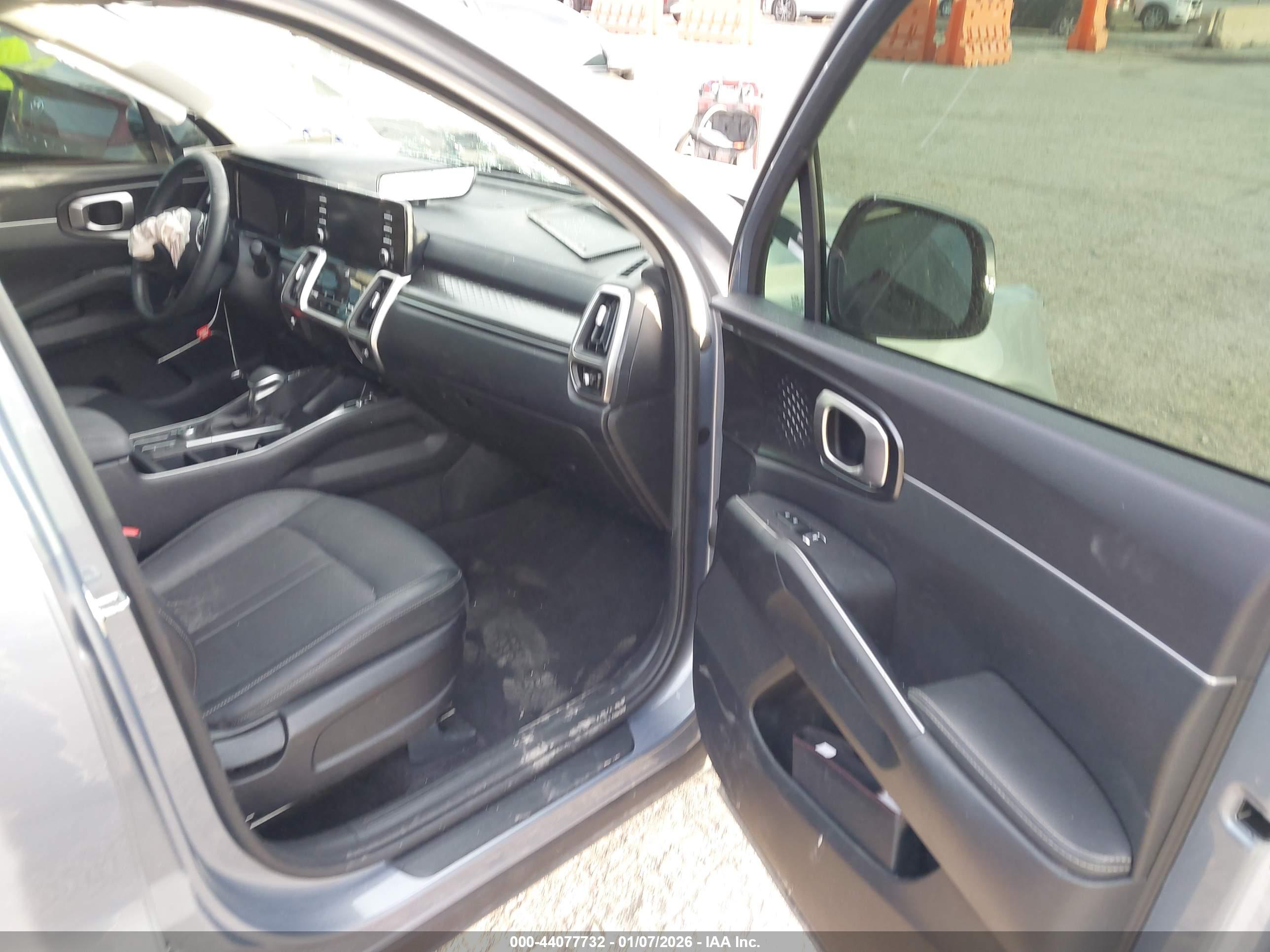KIA SORENTO image 5