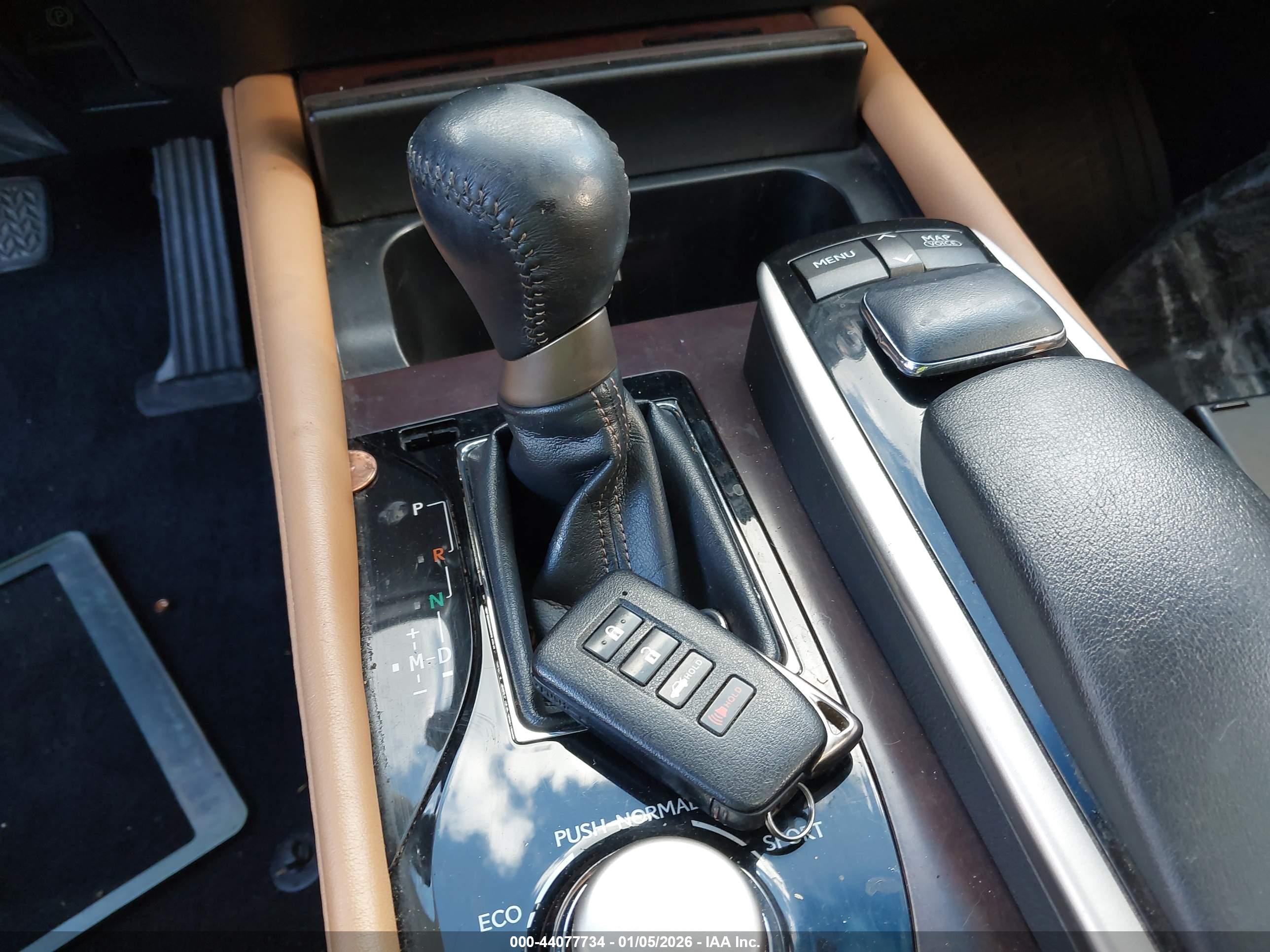 LEXUS GS image 11