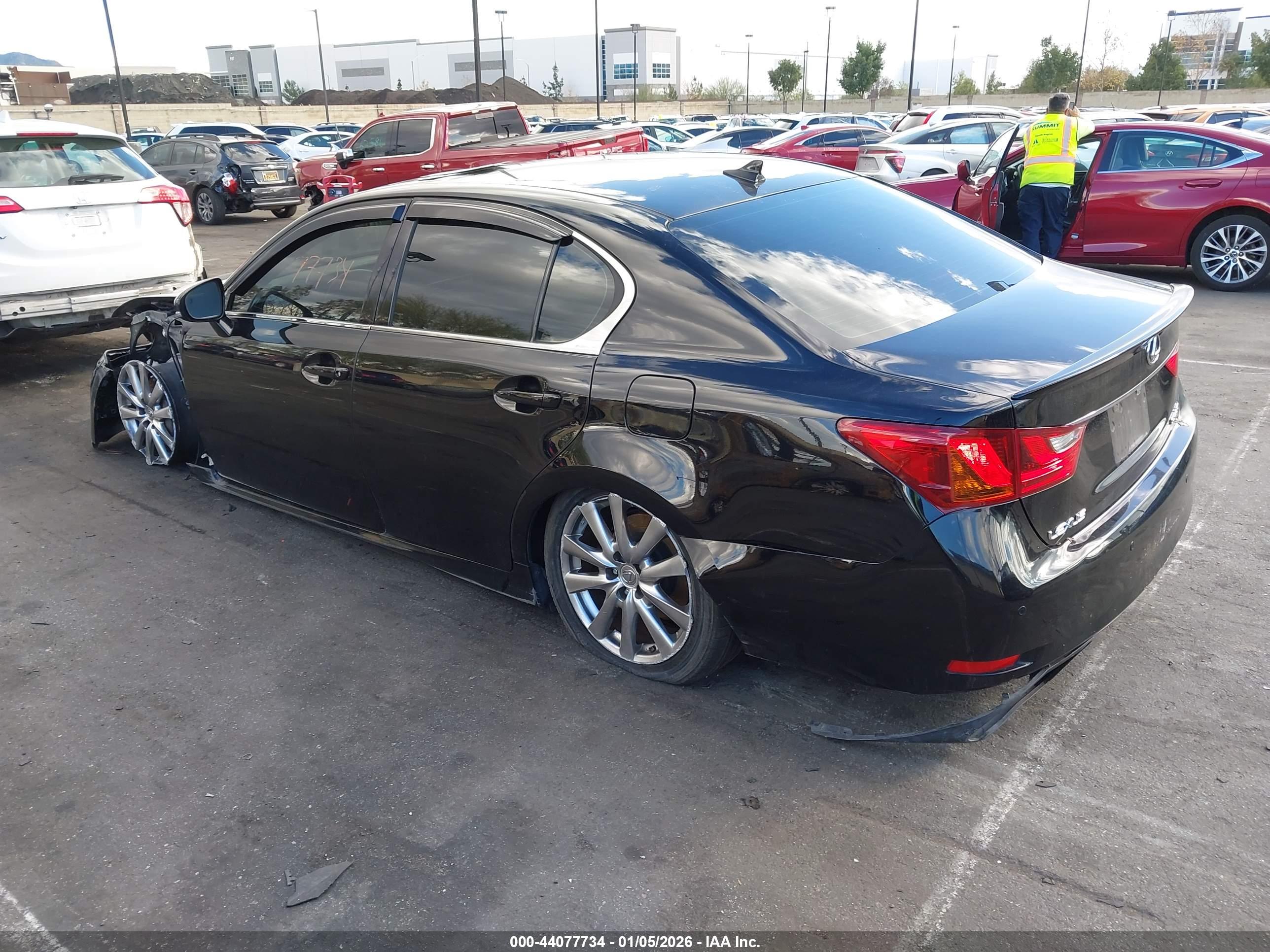 LEXUS GS image 3