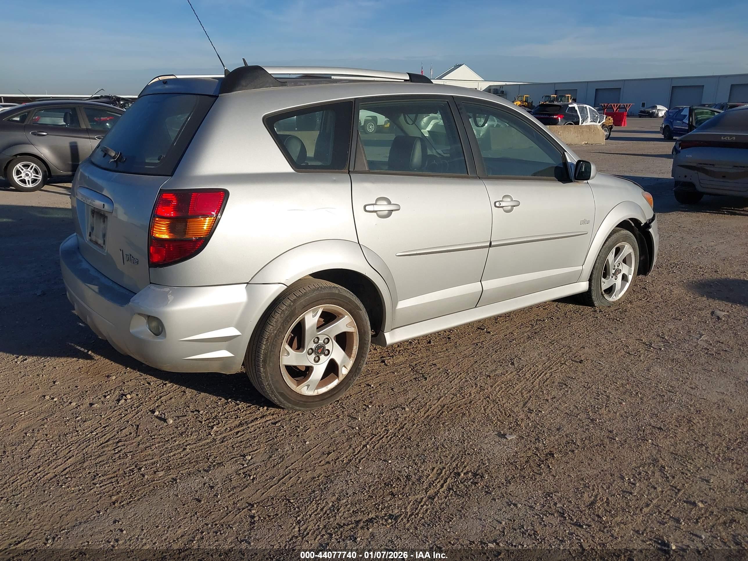 PONTIAC VIBE image 4