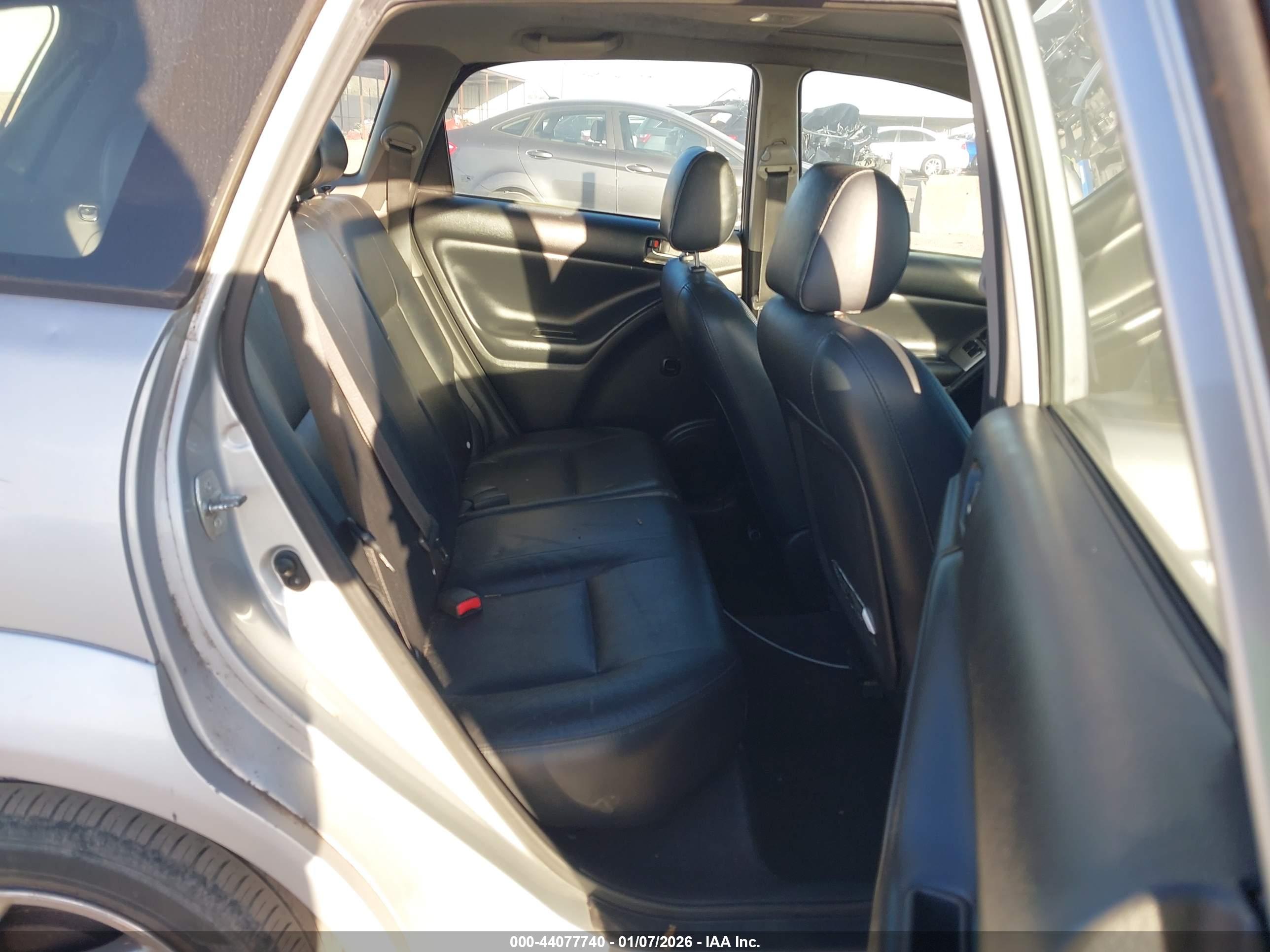 PONTIAC VIBE image 8
