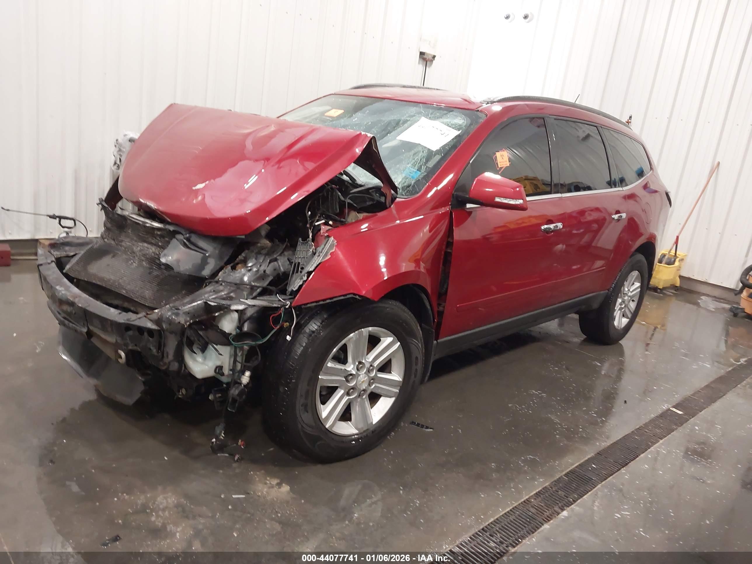 CHEVROLET TRAVERSE image 2