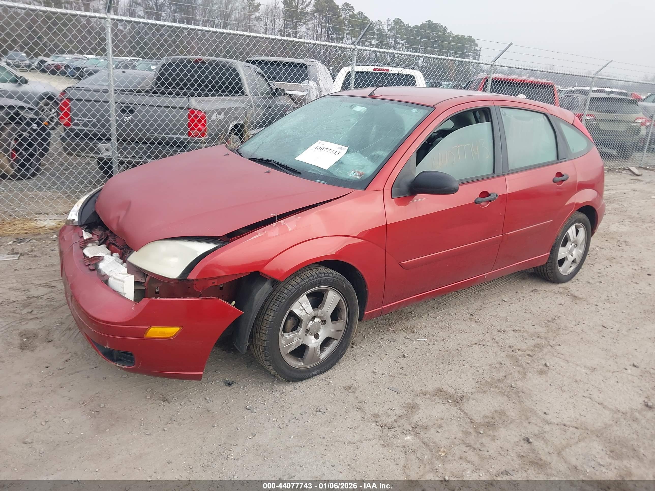 FORD FOCUS image 2