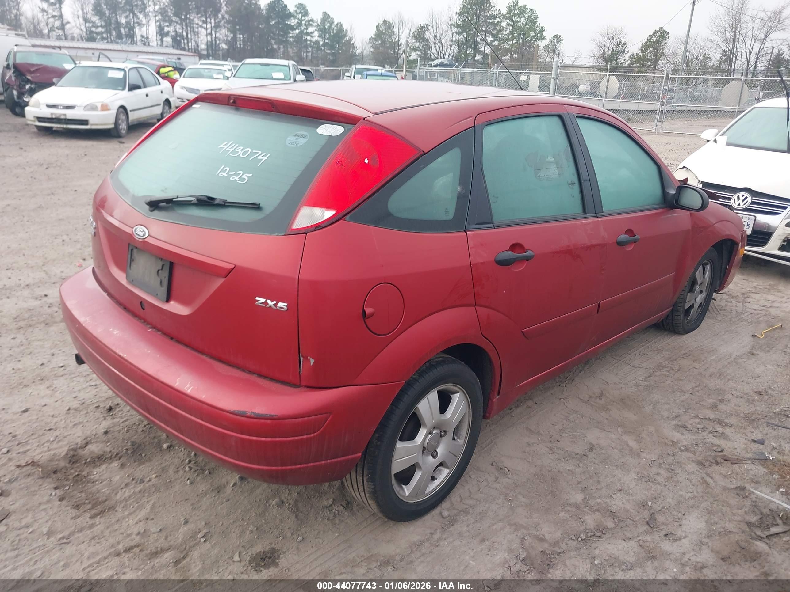 FORD FOCUS image 4
