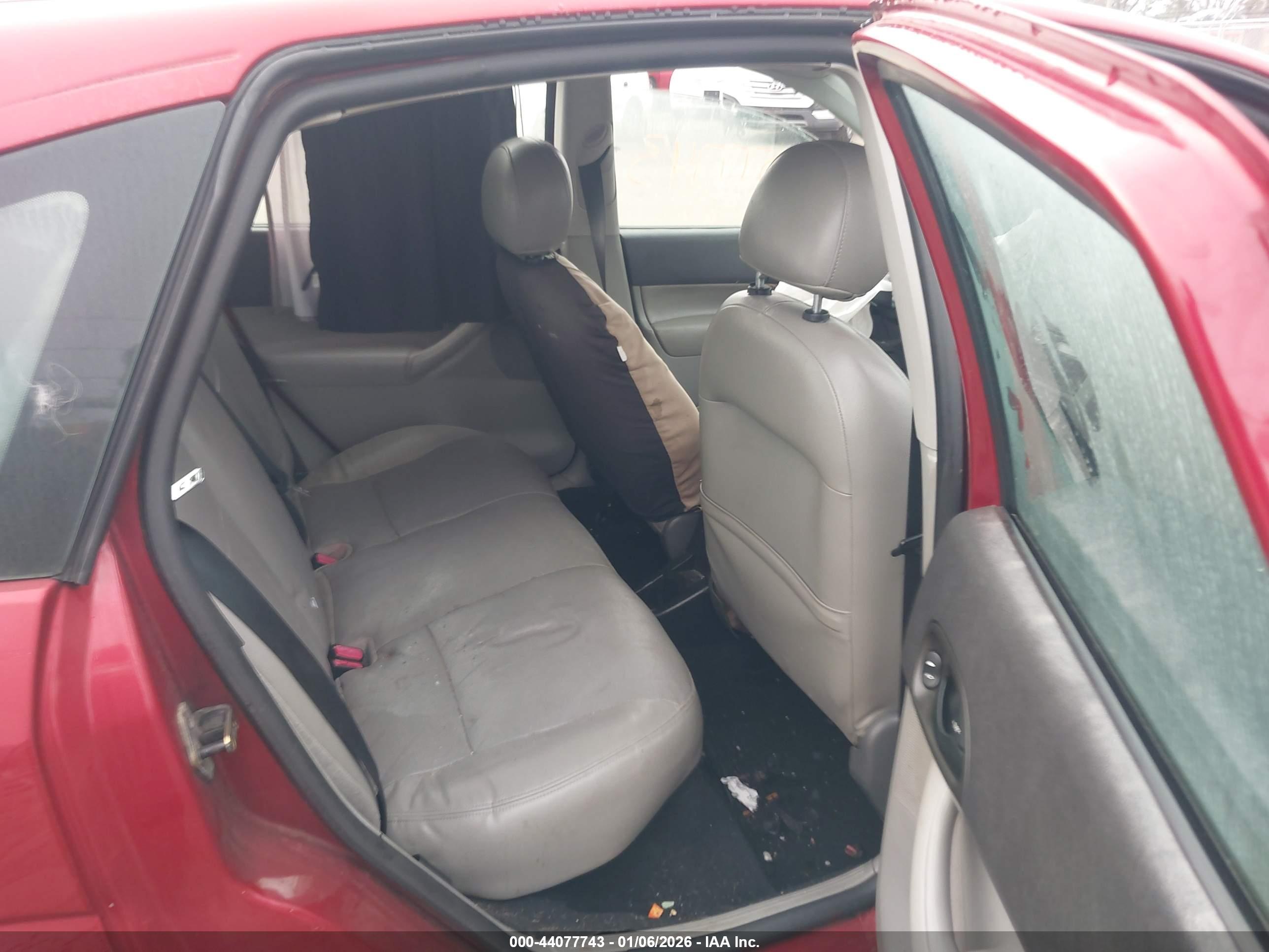 FORD FOCUS image 8