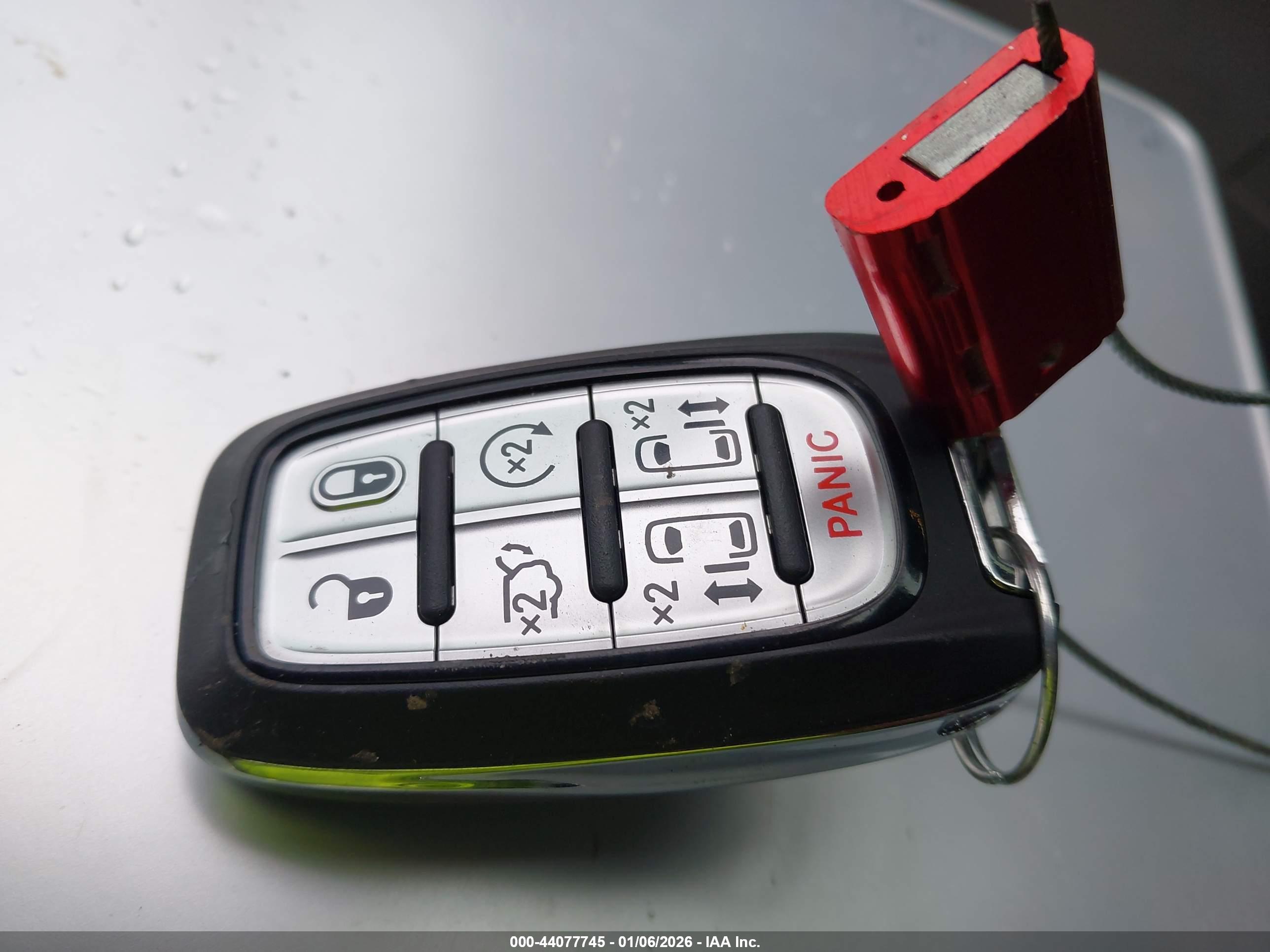 CHRYSLER PACIFICA image 11
